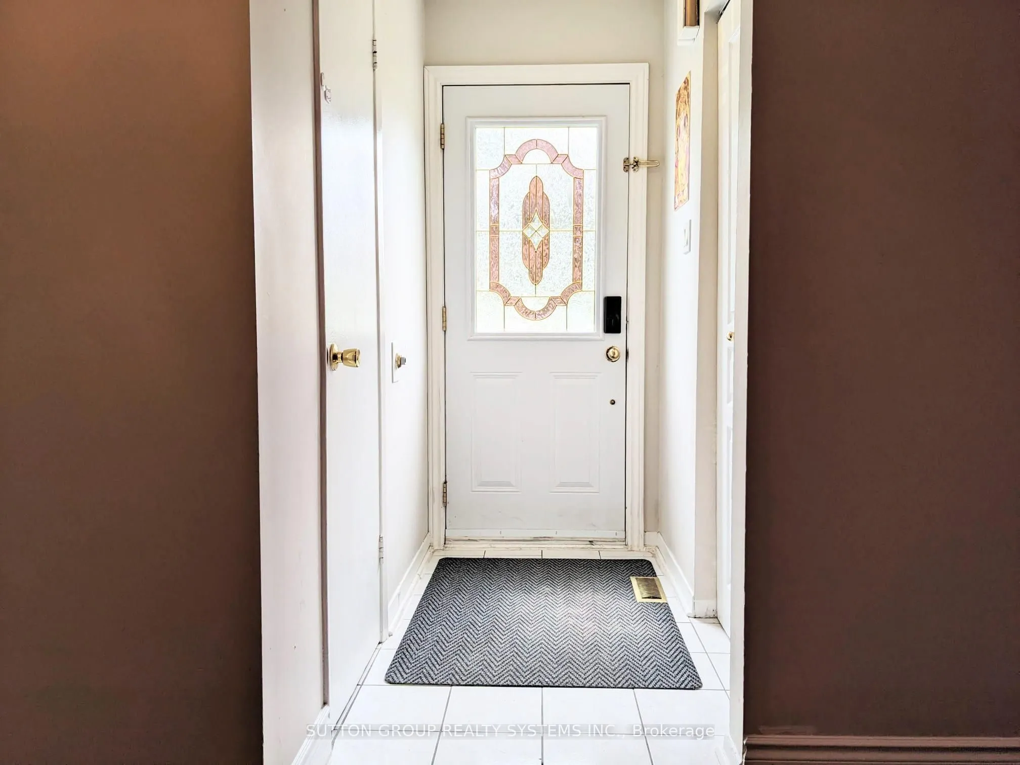 33 Earlsdale Crescent
