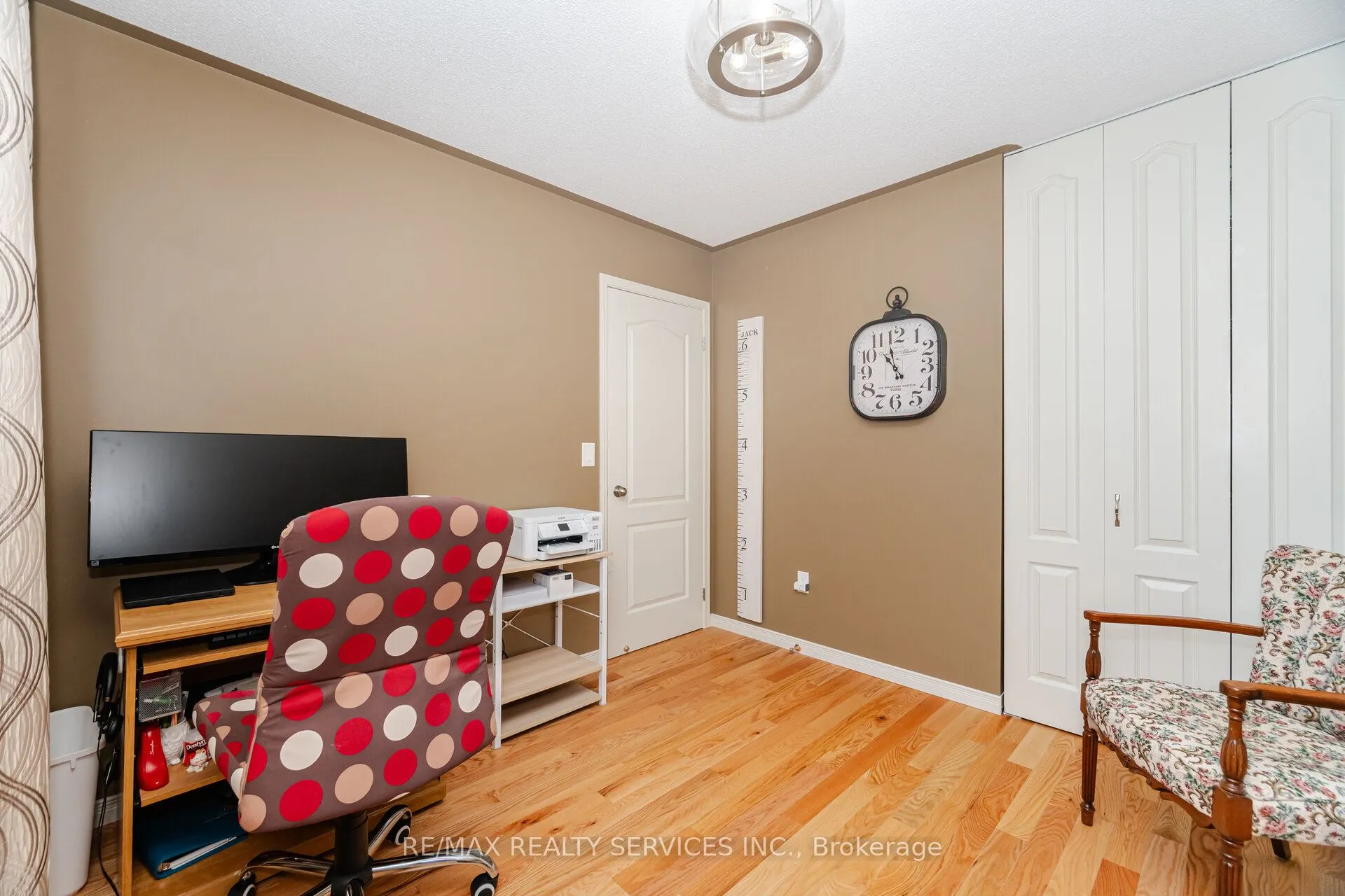 8 Inwood Place