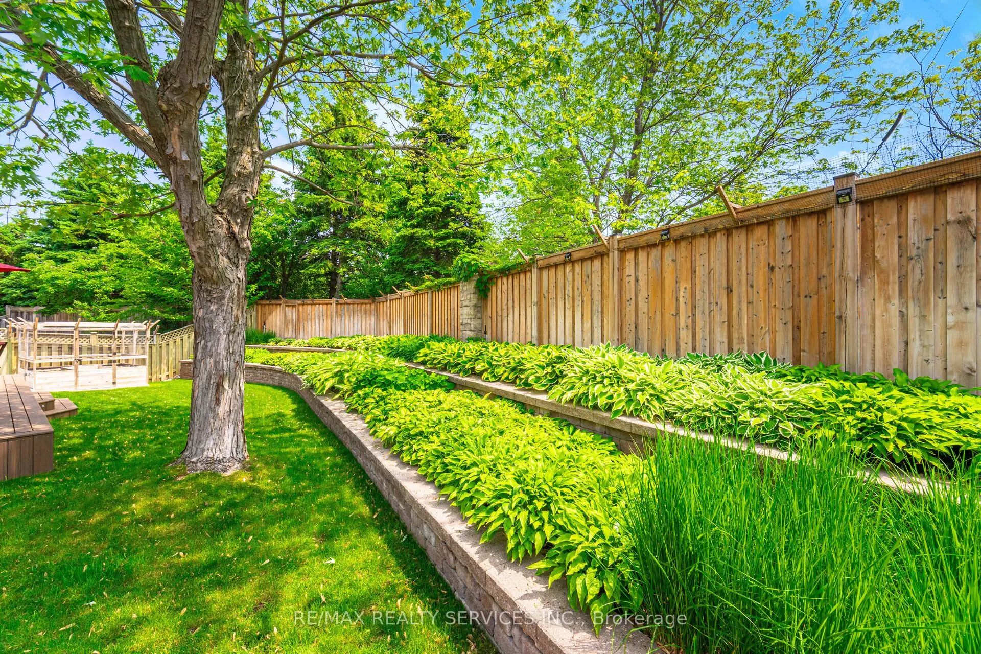 8 Inwood Place