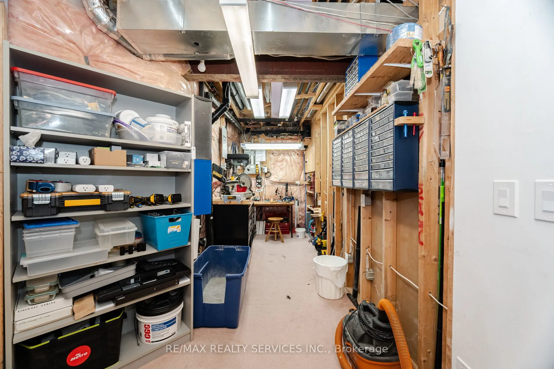 8 Inwood Place