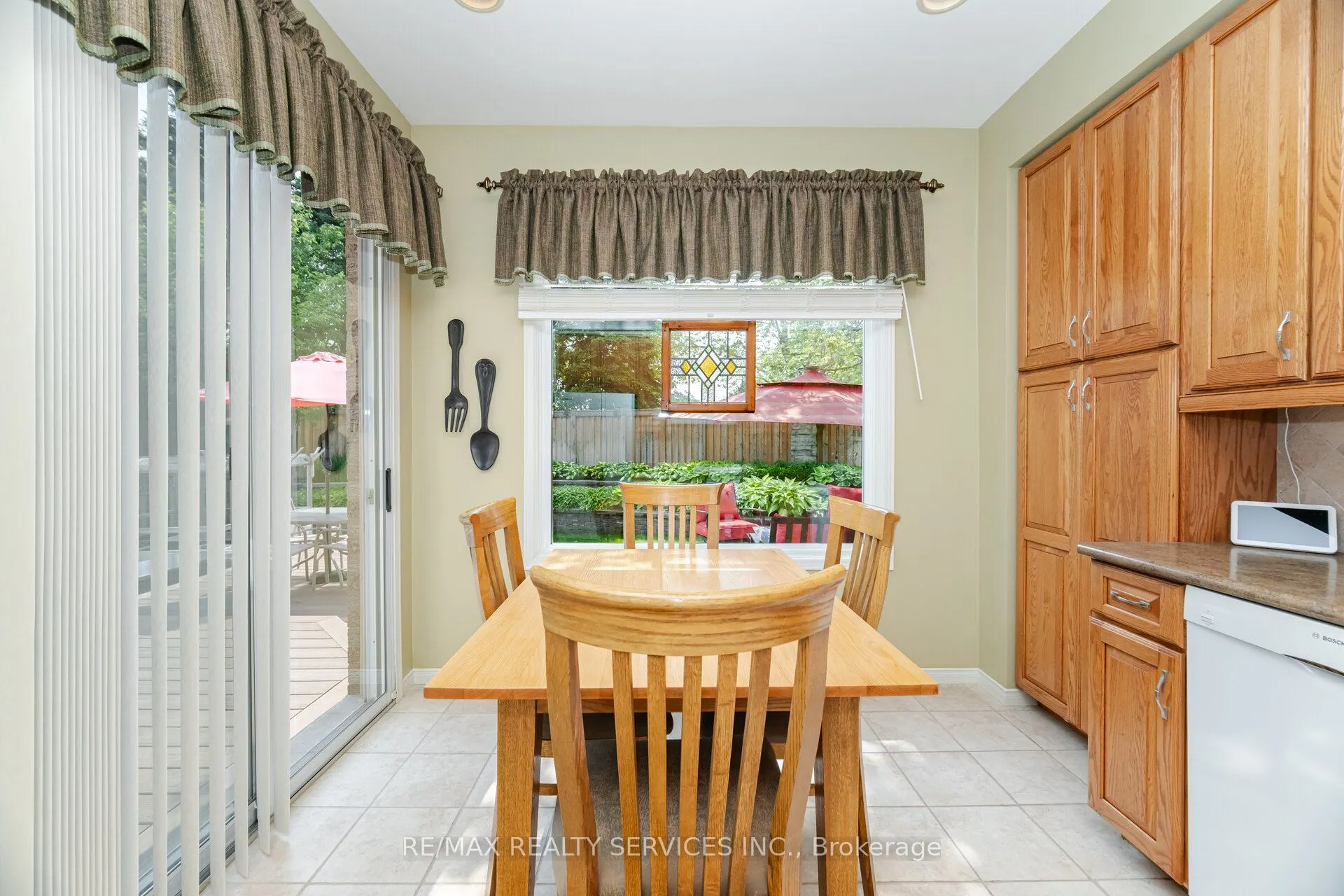 8 Inwood Place