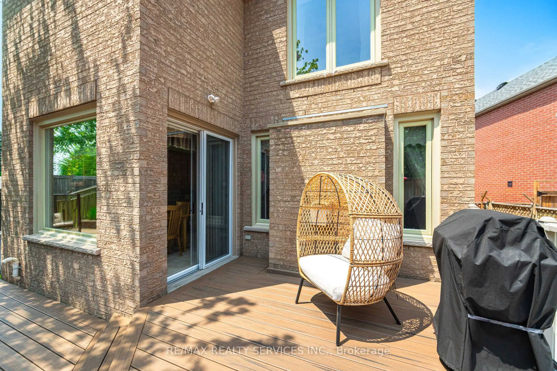 8 Inwood Place