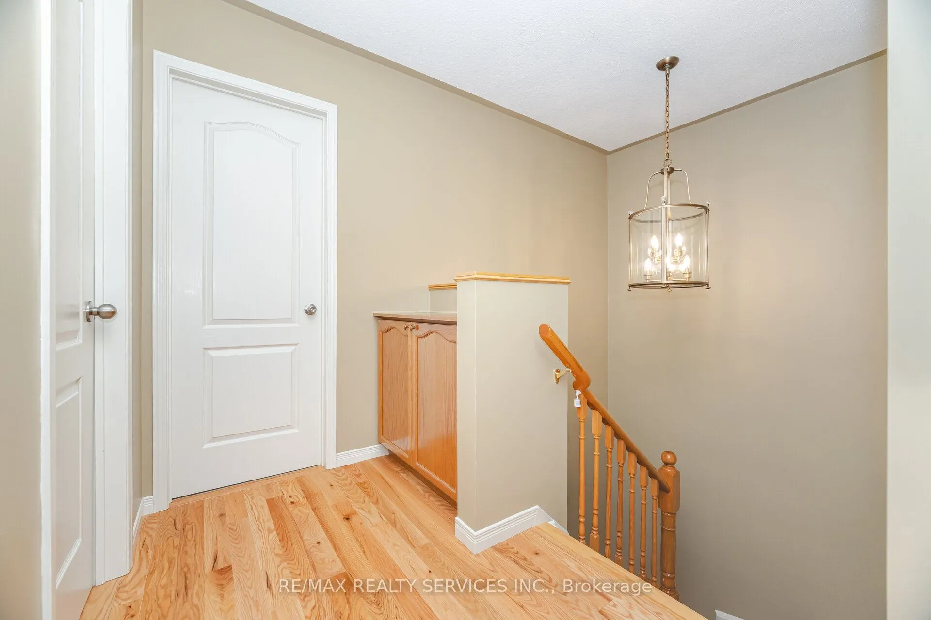 8 Inwood Place