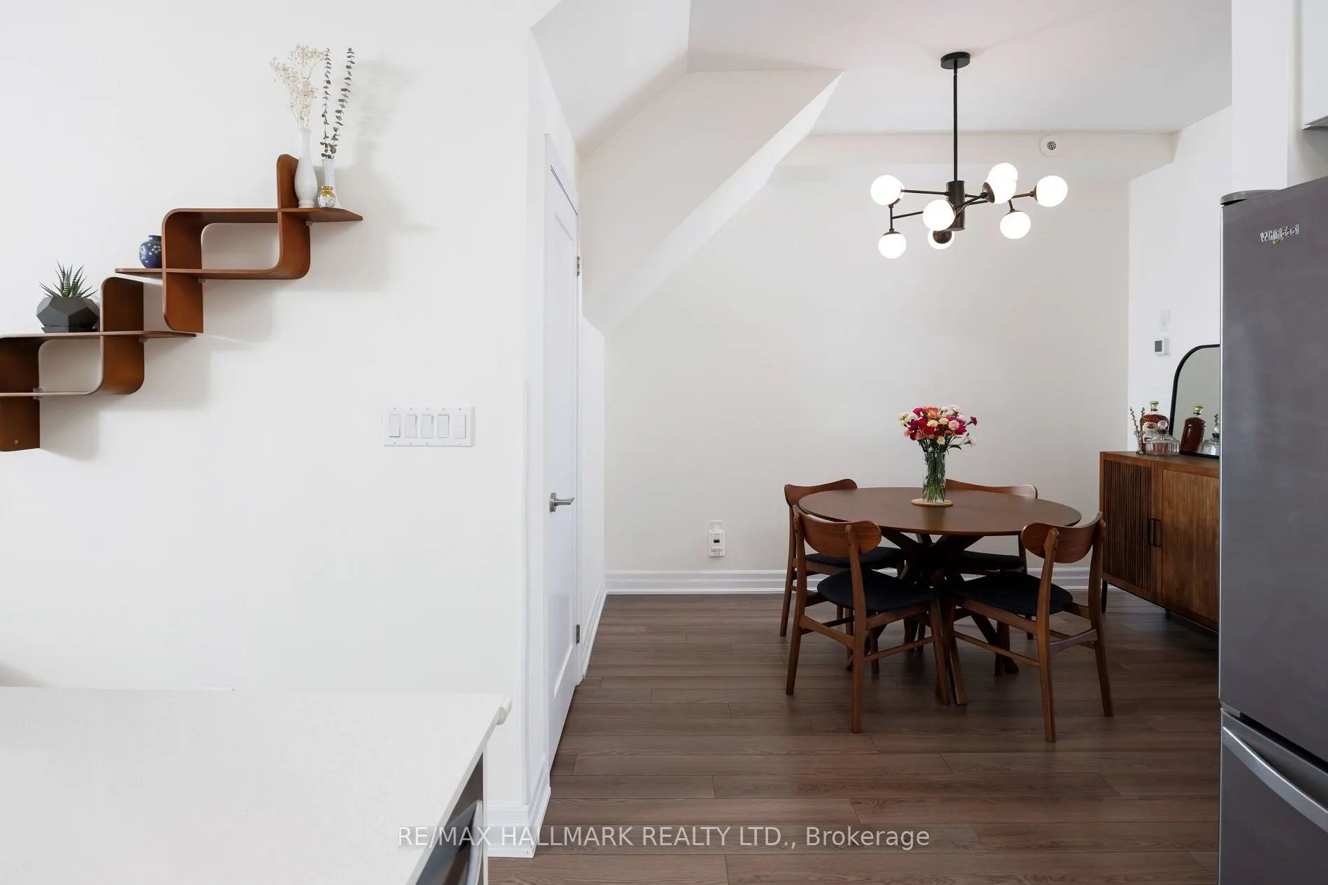 665 Cricklewood Drive, #724