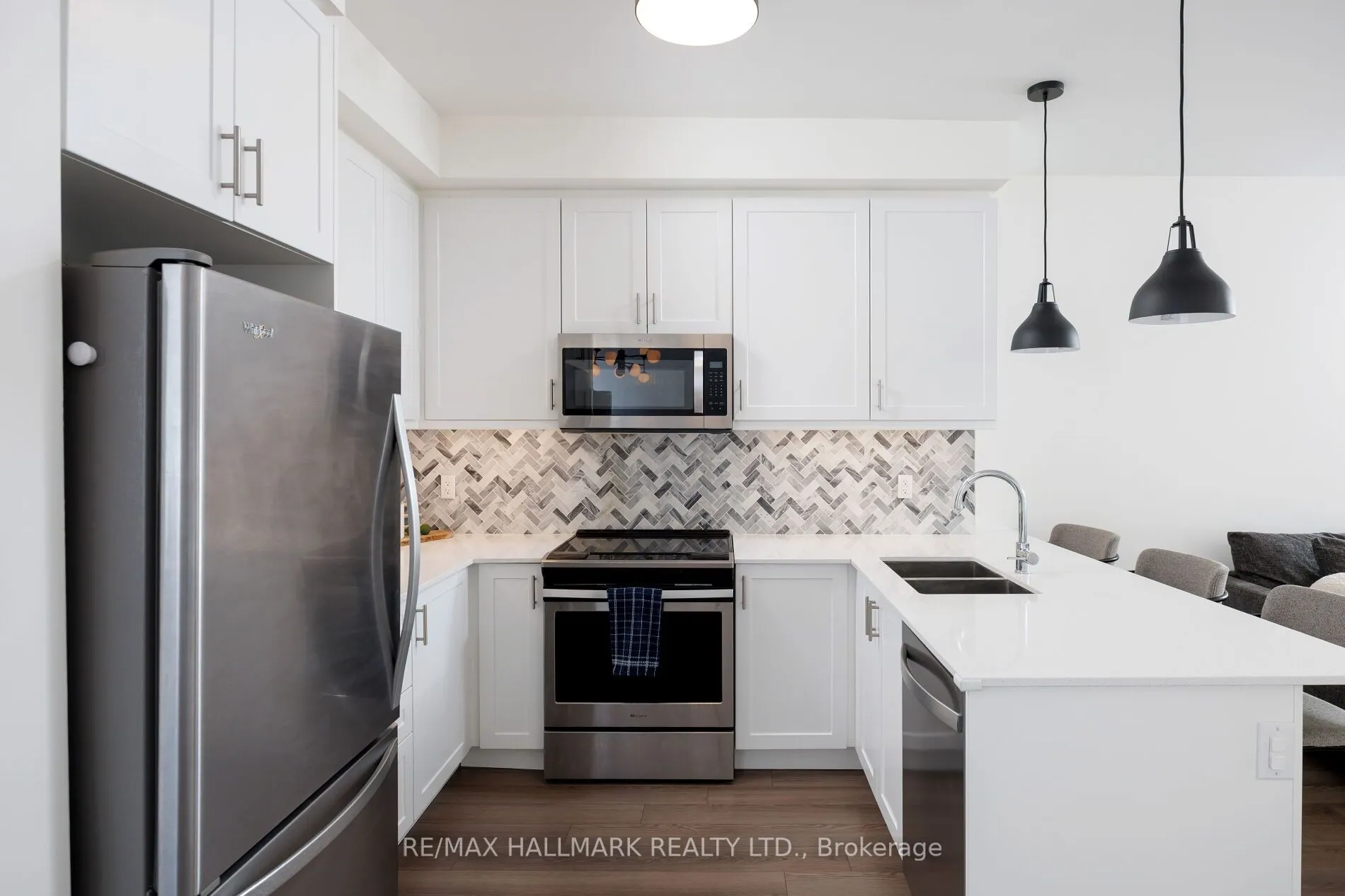 665 Cricklewood Drive, #724