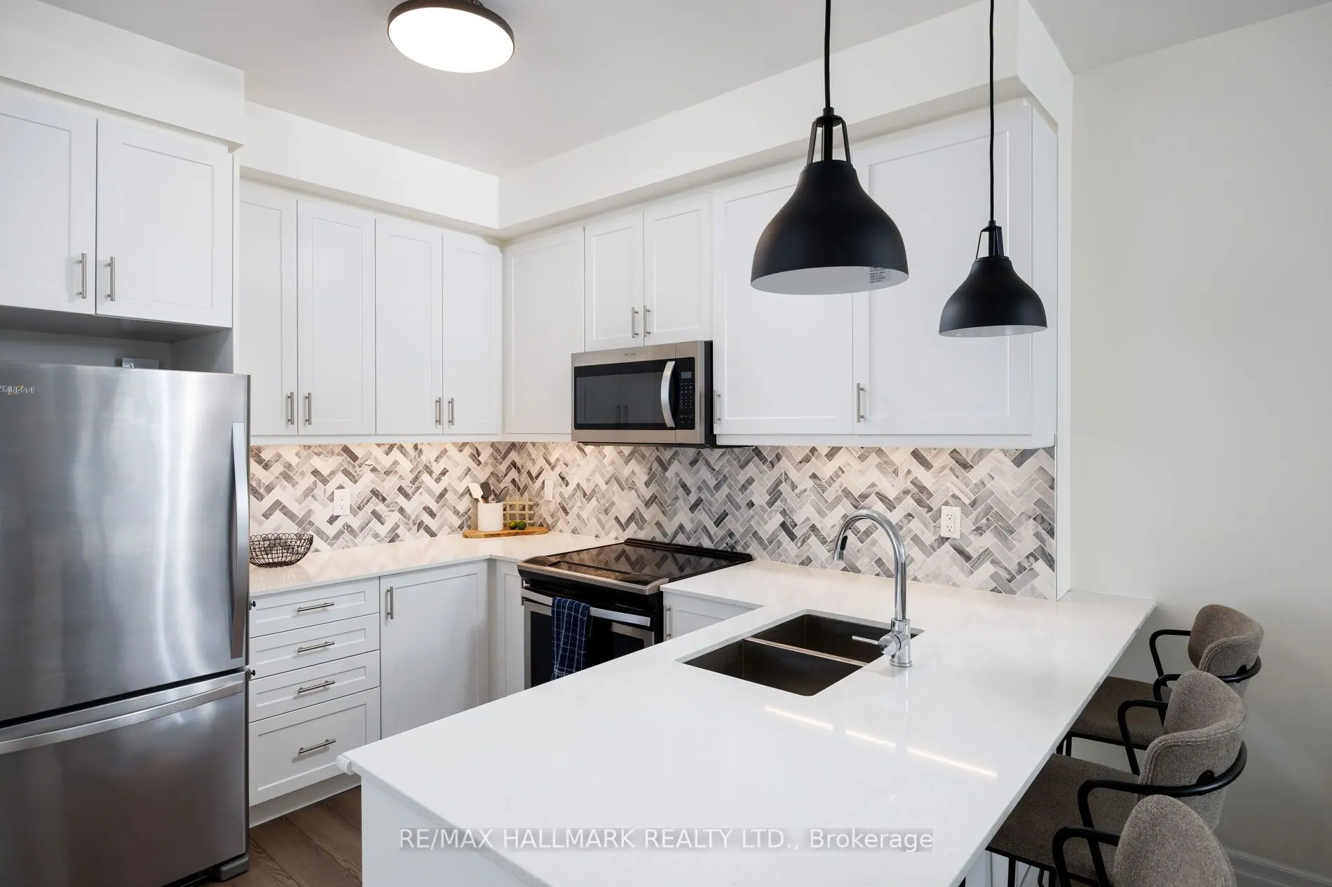 665 Cricklewood Drive, #724