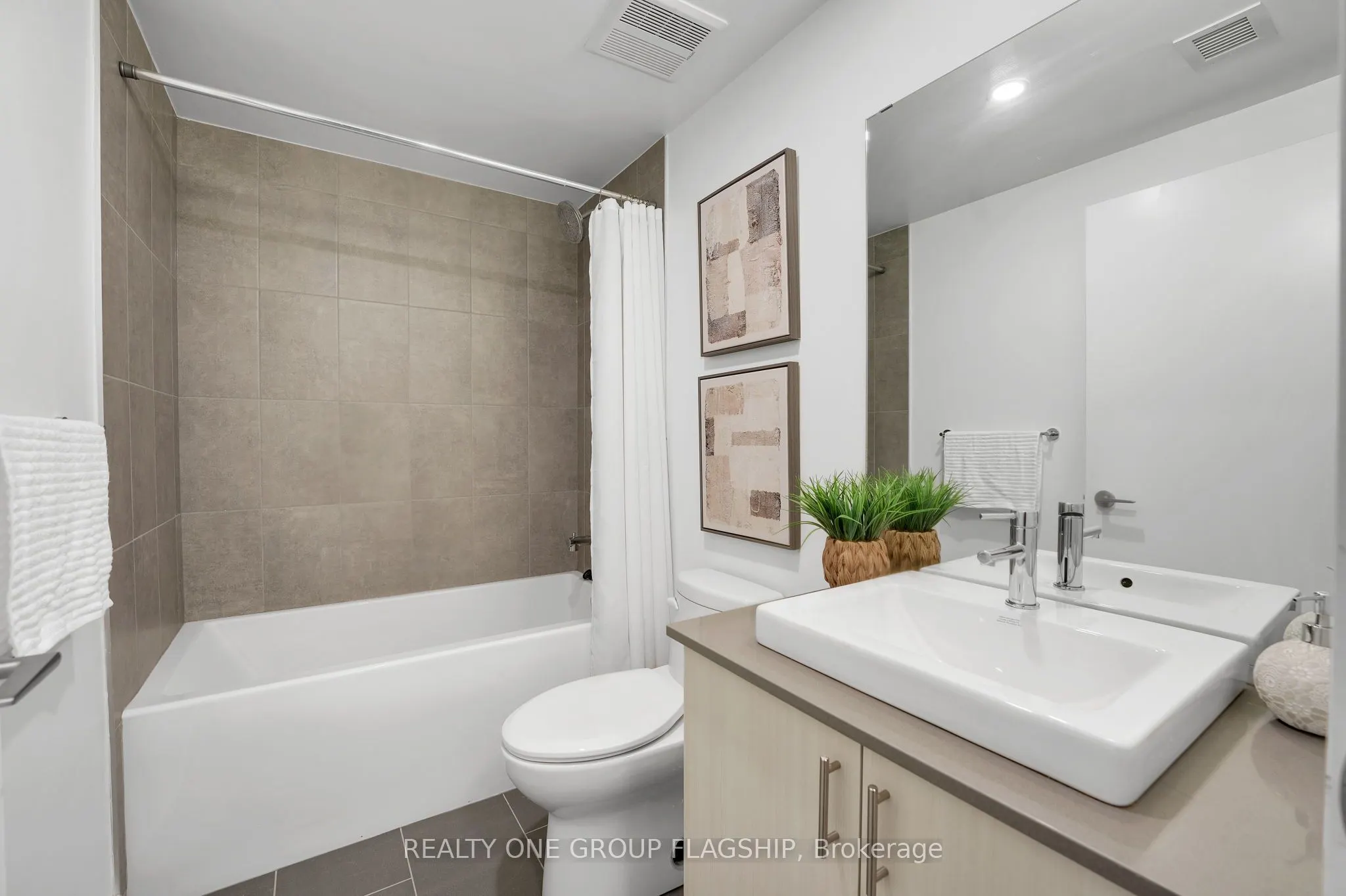 1195 The Queensway Avenue, #414