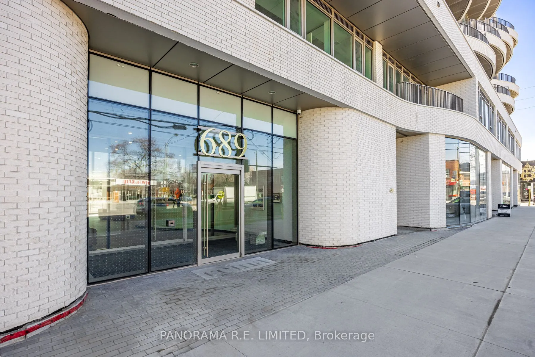 689 The Queensway, #305