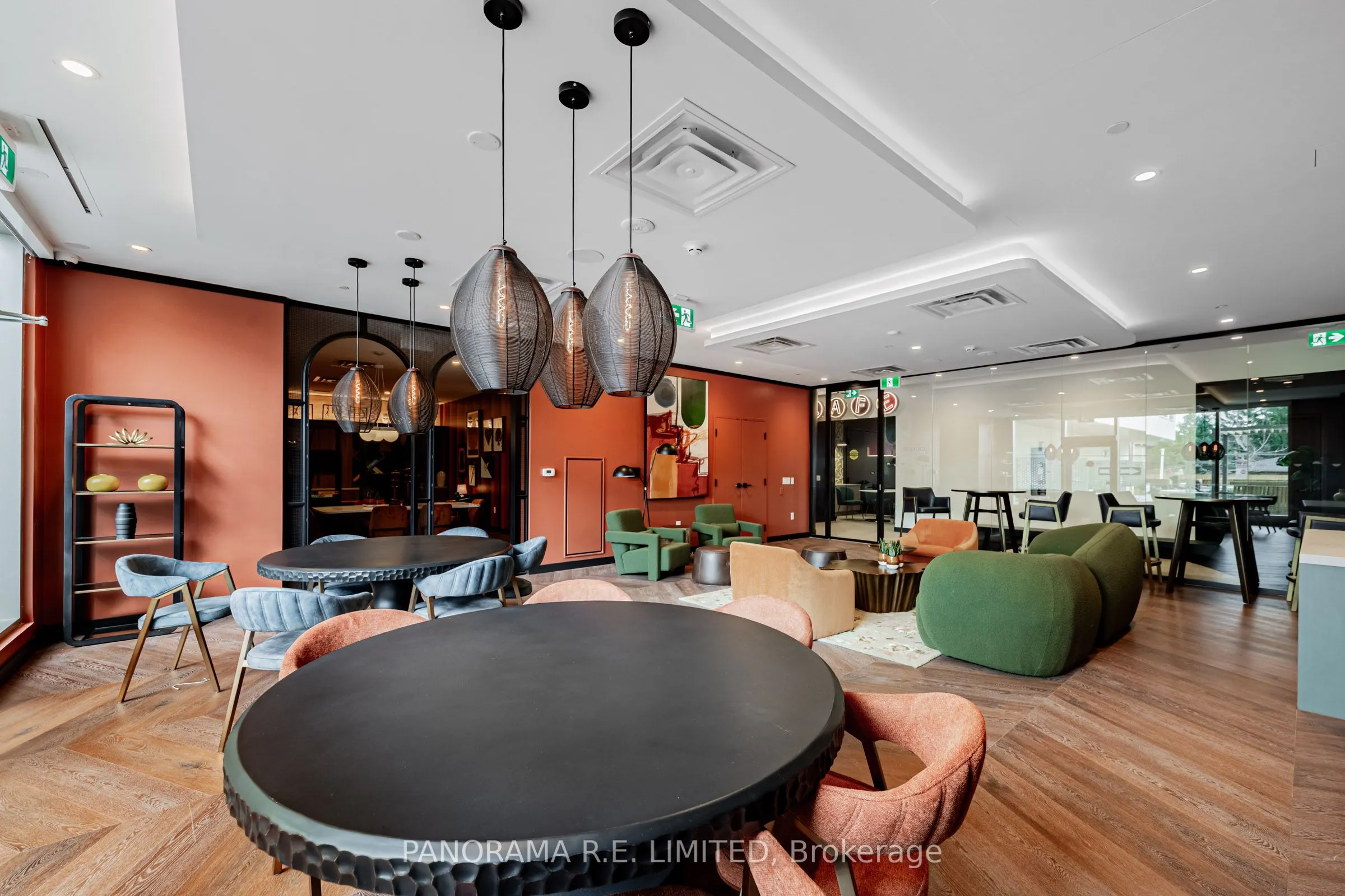 689 The Queensway, #305