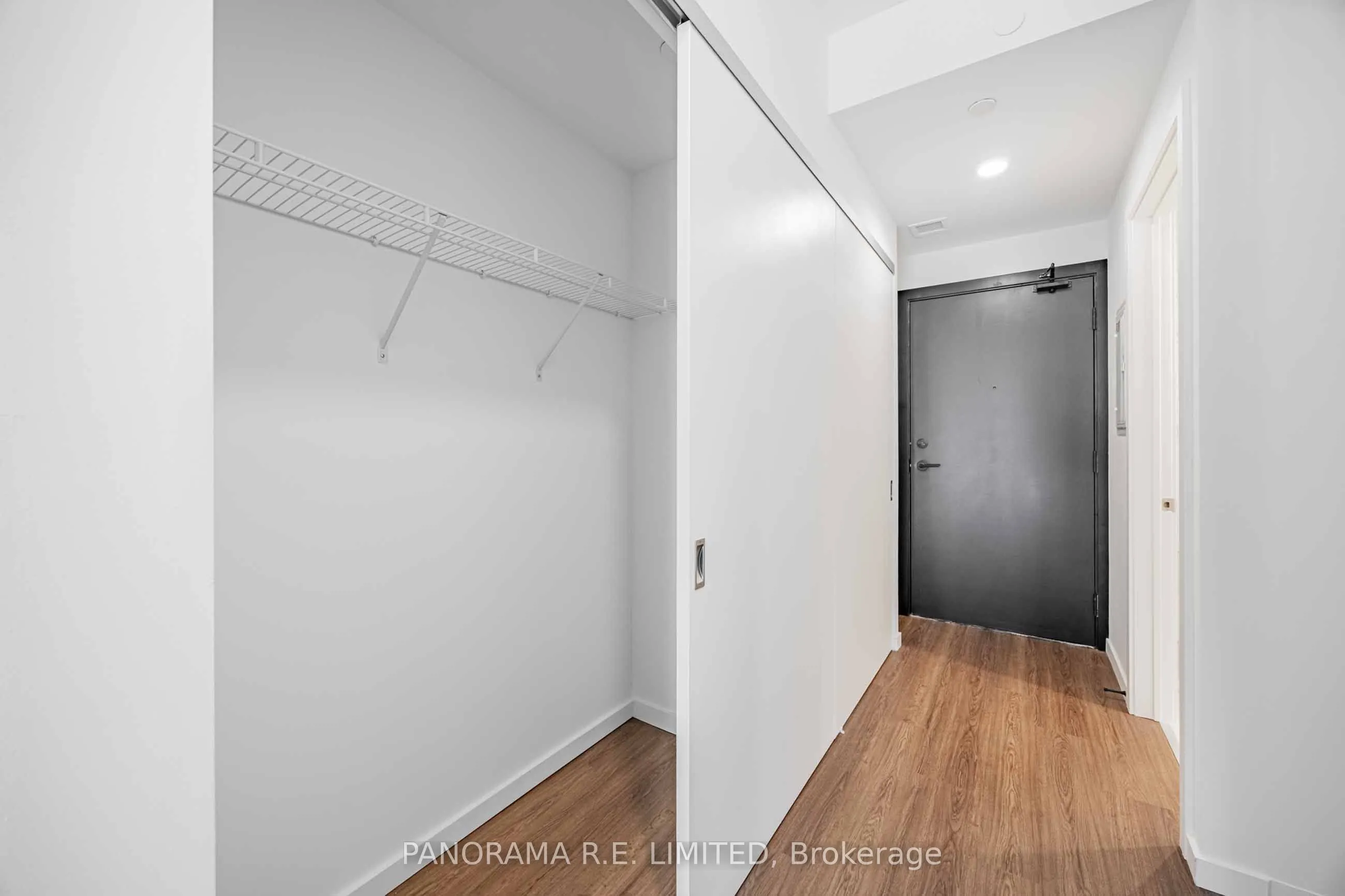 689 The Queensway, #305