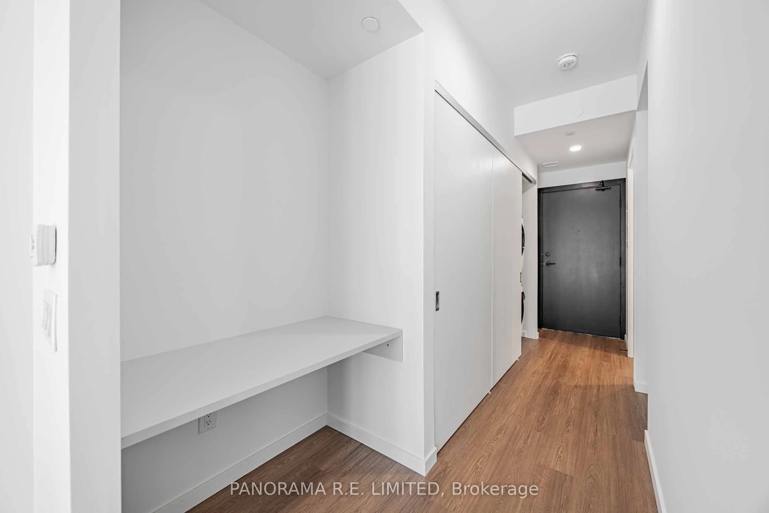689 The Queensway, #305