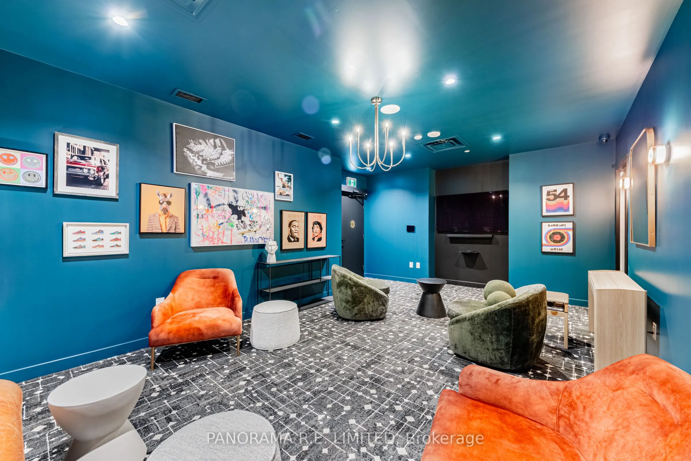 689 The Queensway, #305