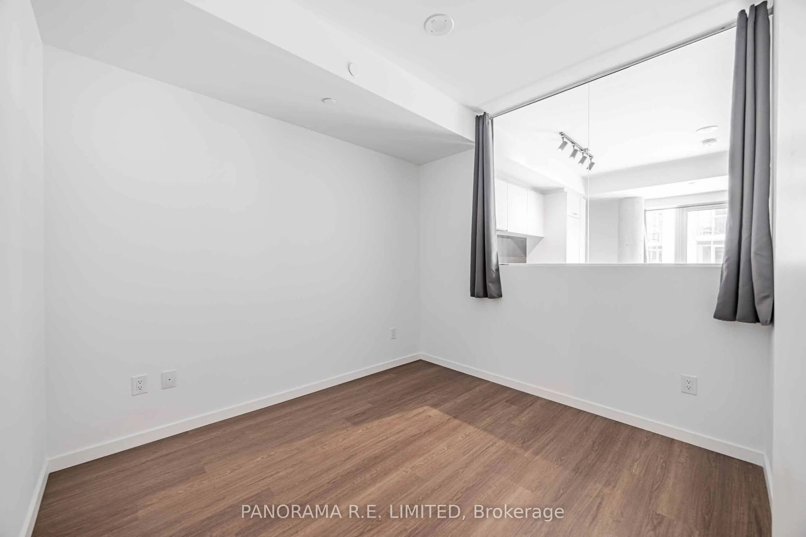 689 The Queensway, #305