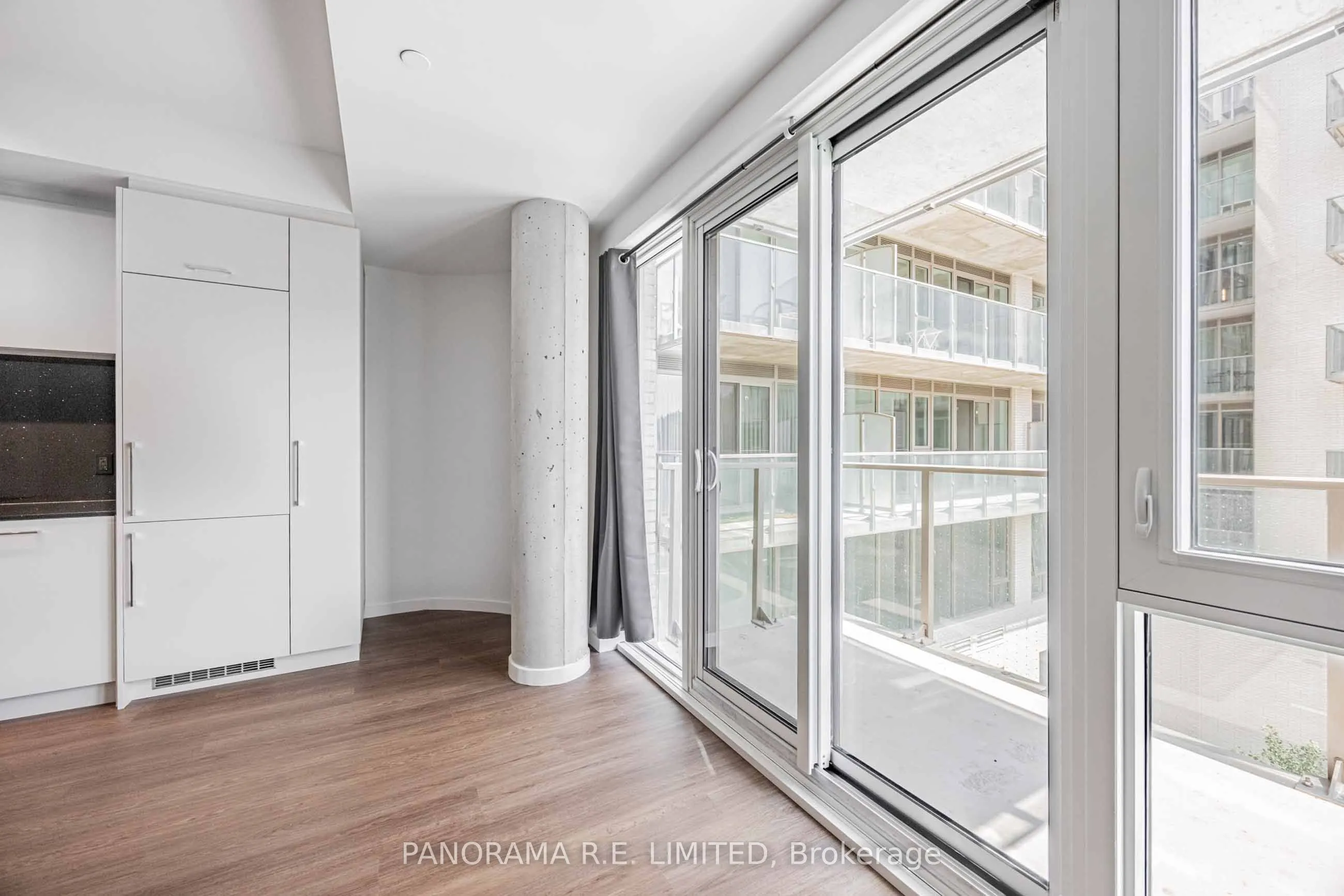 689 The Queensway, #305