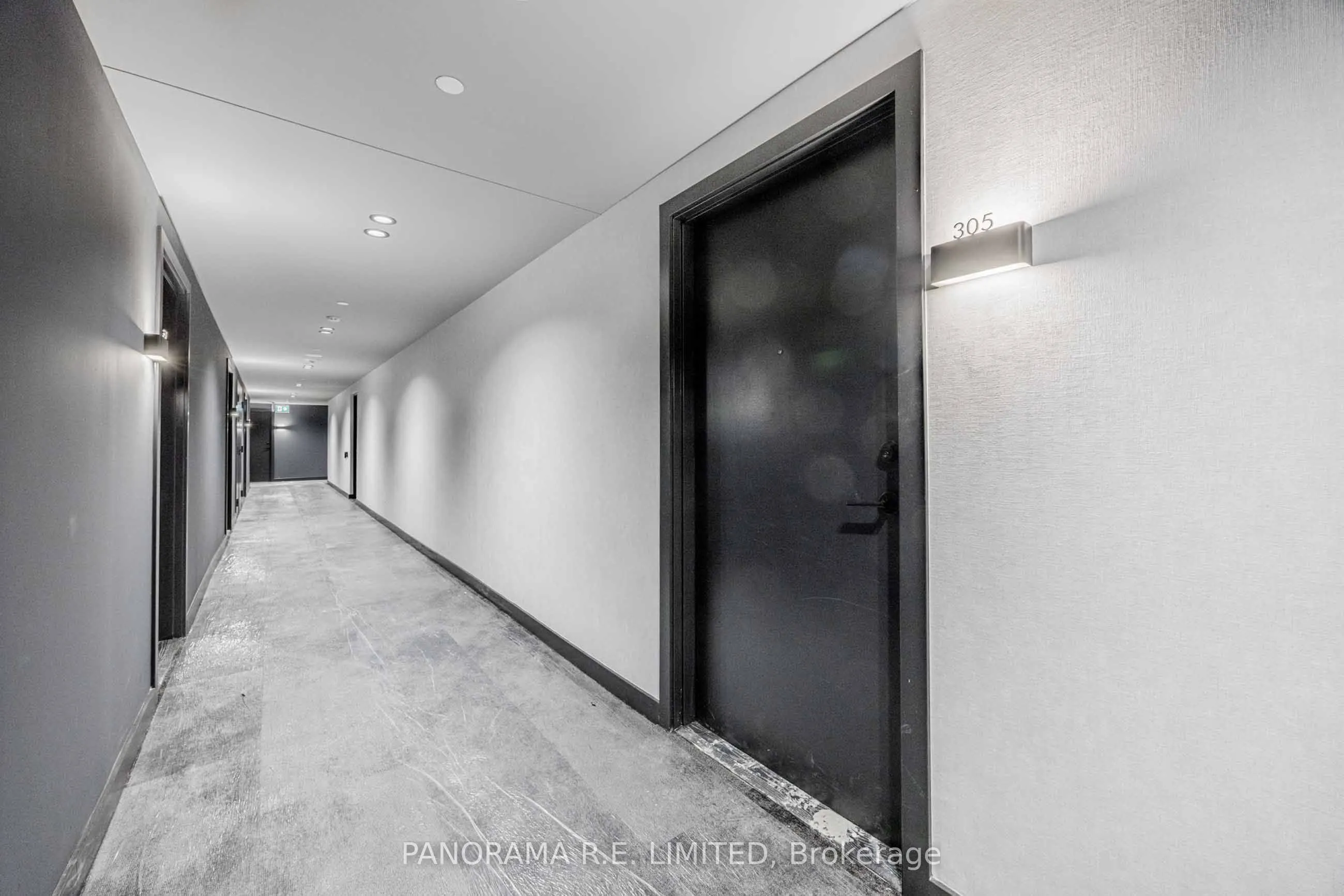 689 The Queensway, #305