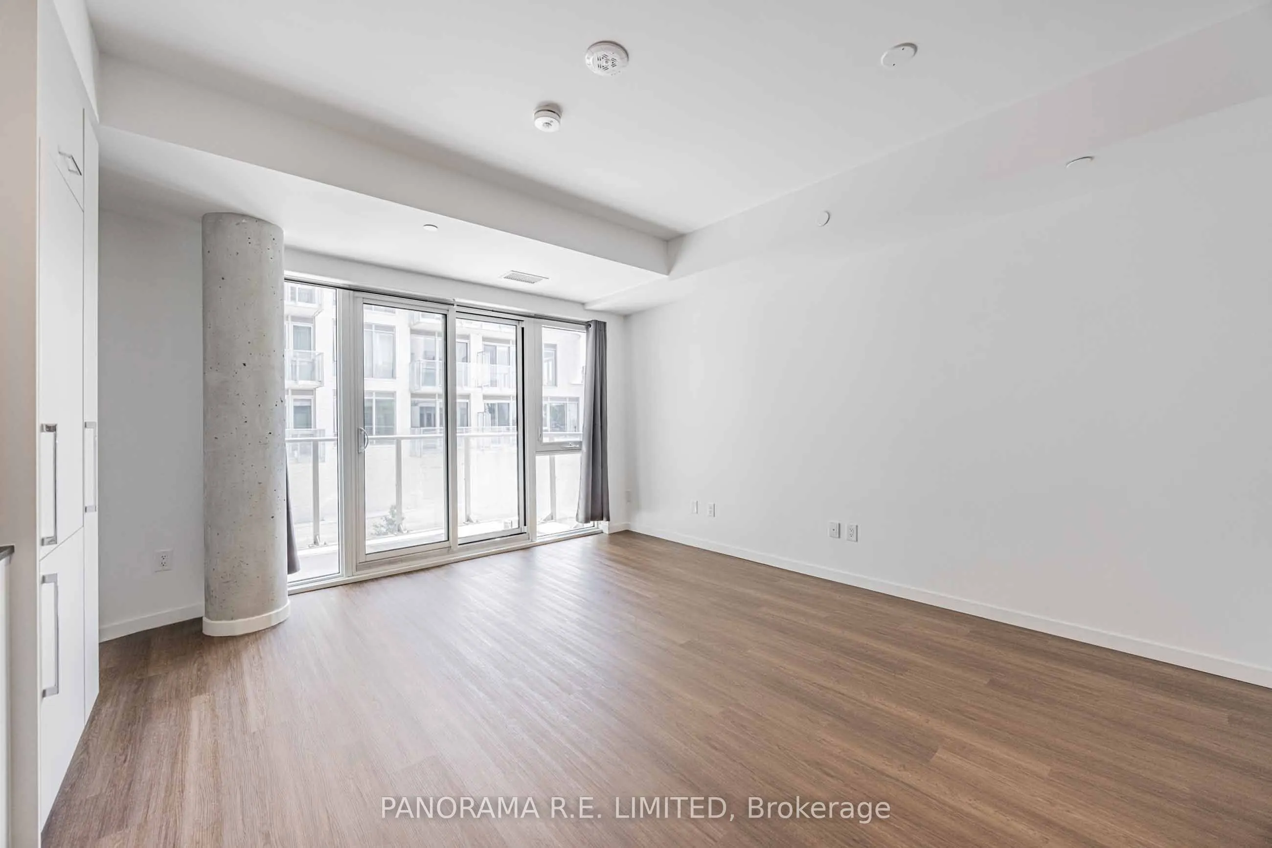 689 The Queensway, #305