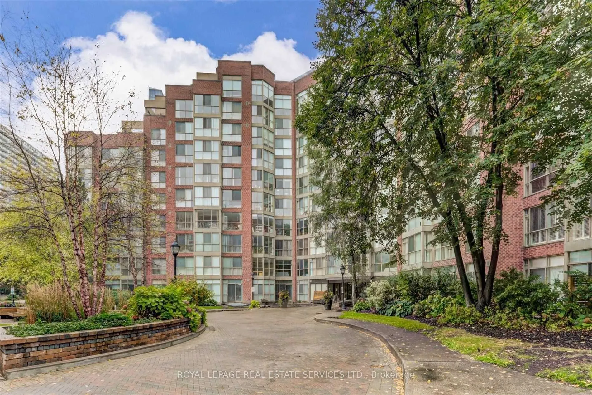 22 Southport Street, #1024