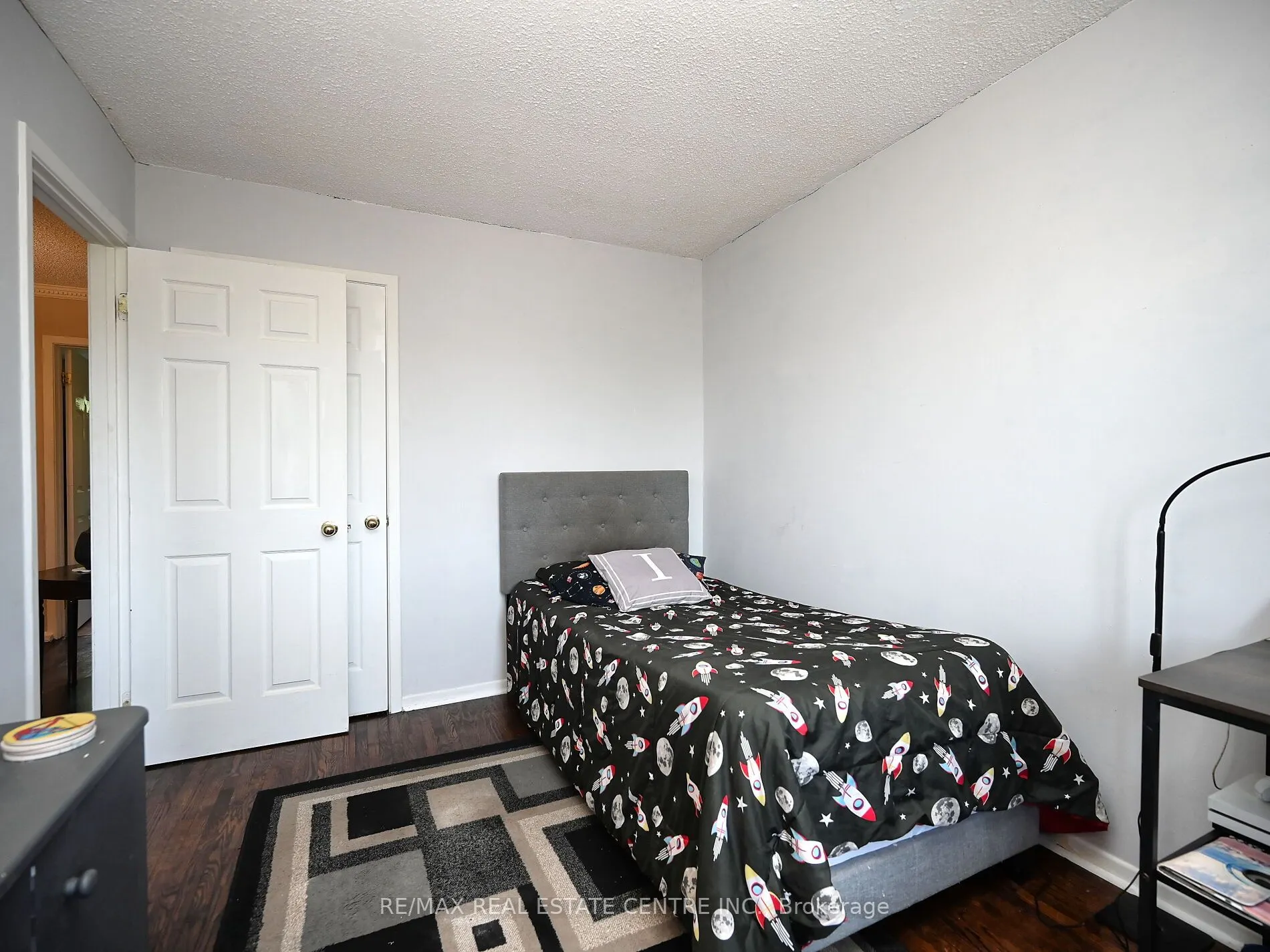 8 Stephensen Court