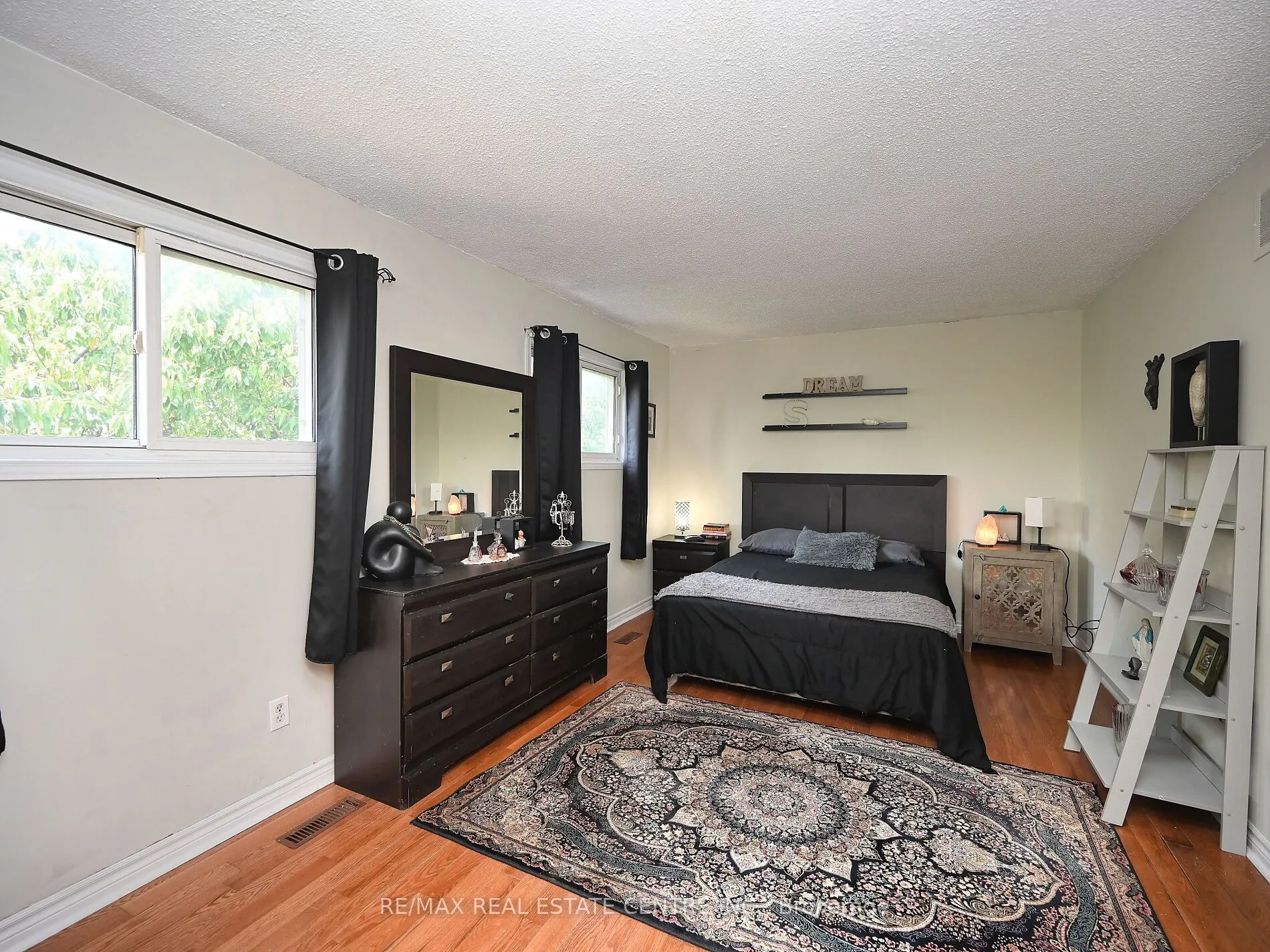 8 Stephensen Court