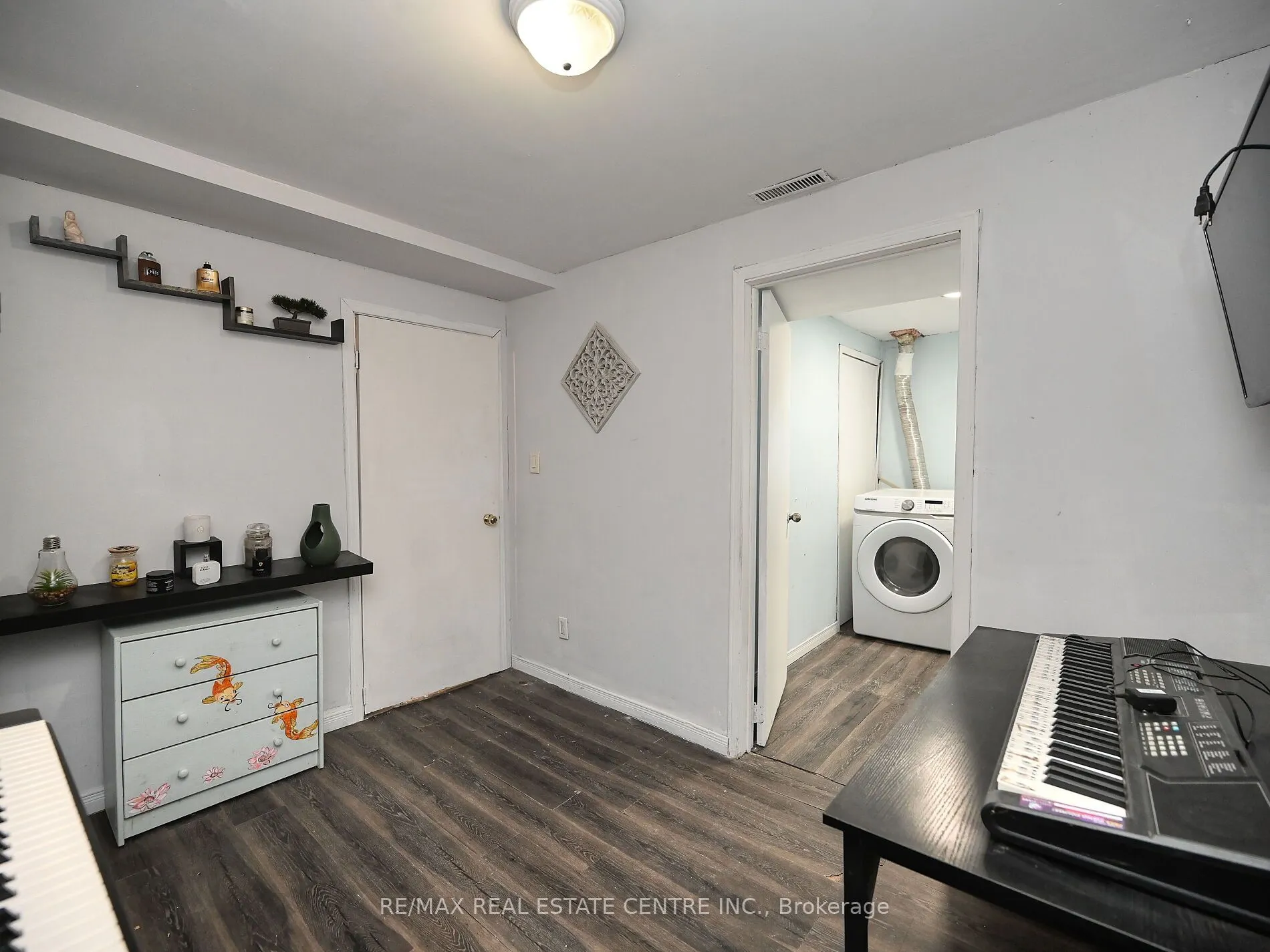 8 Stephensen Court