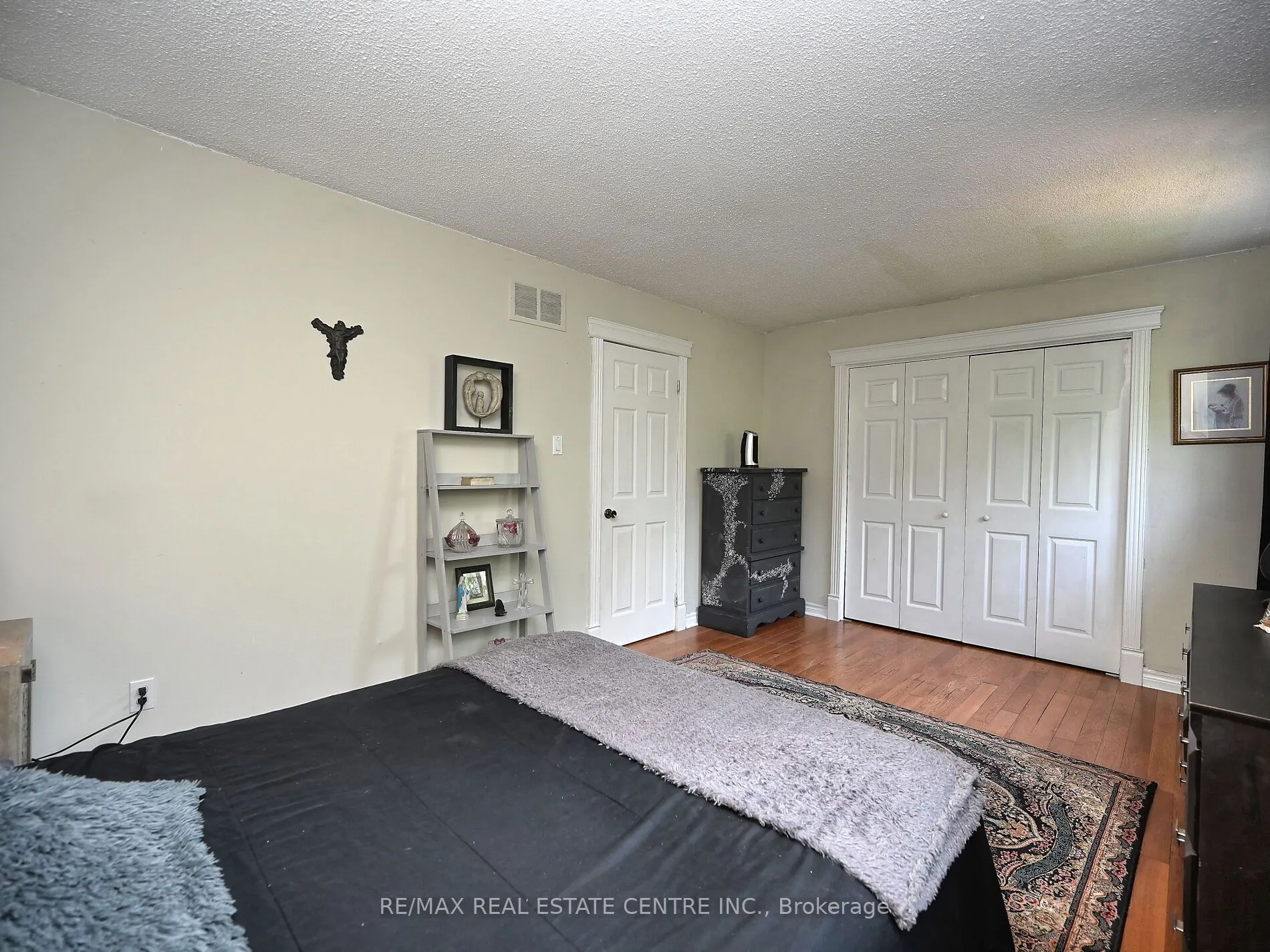 8 Stephensen Court