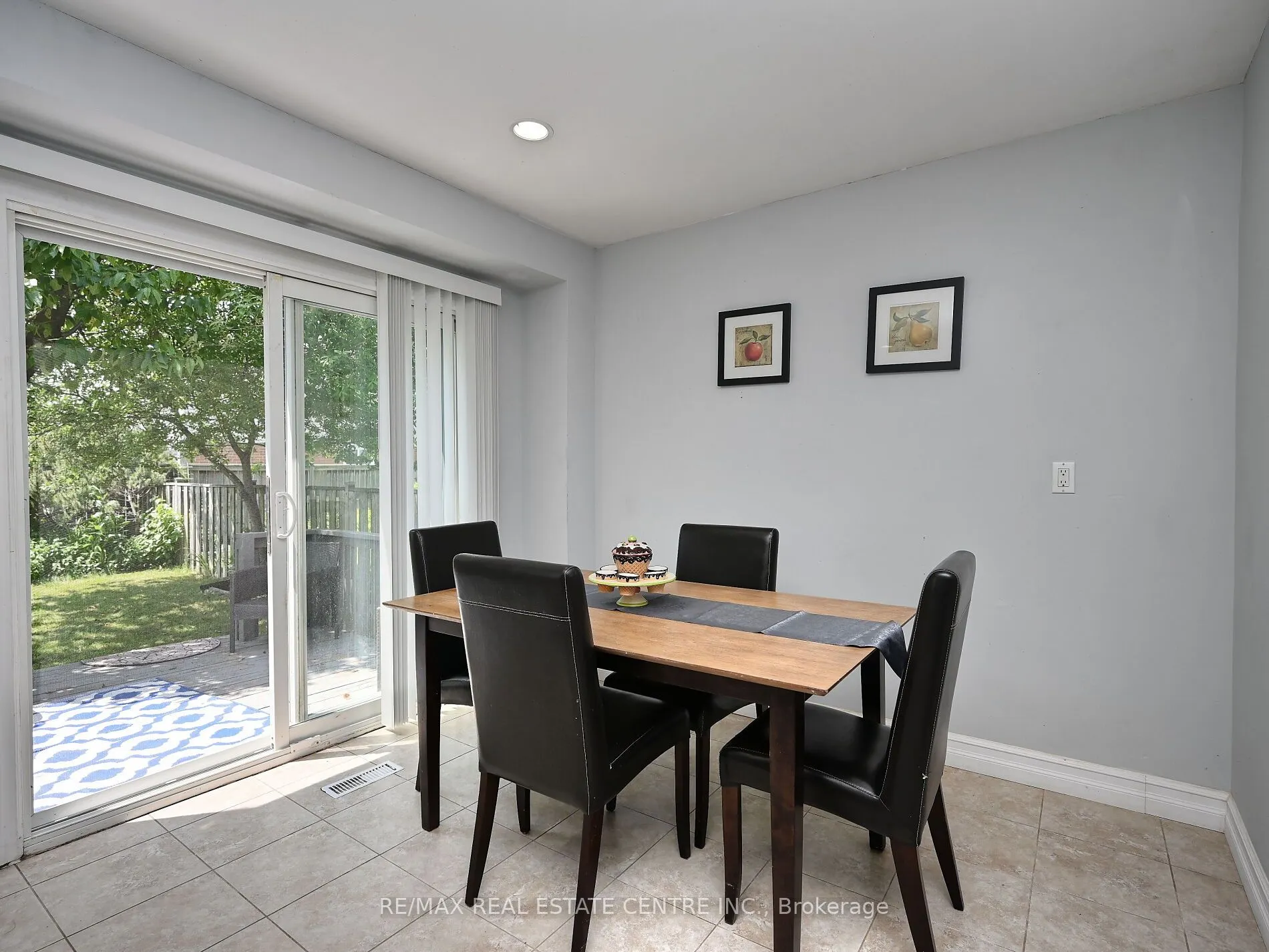 8 Stephensen Court