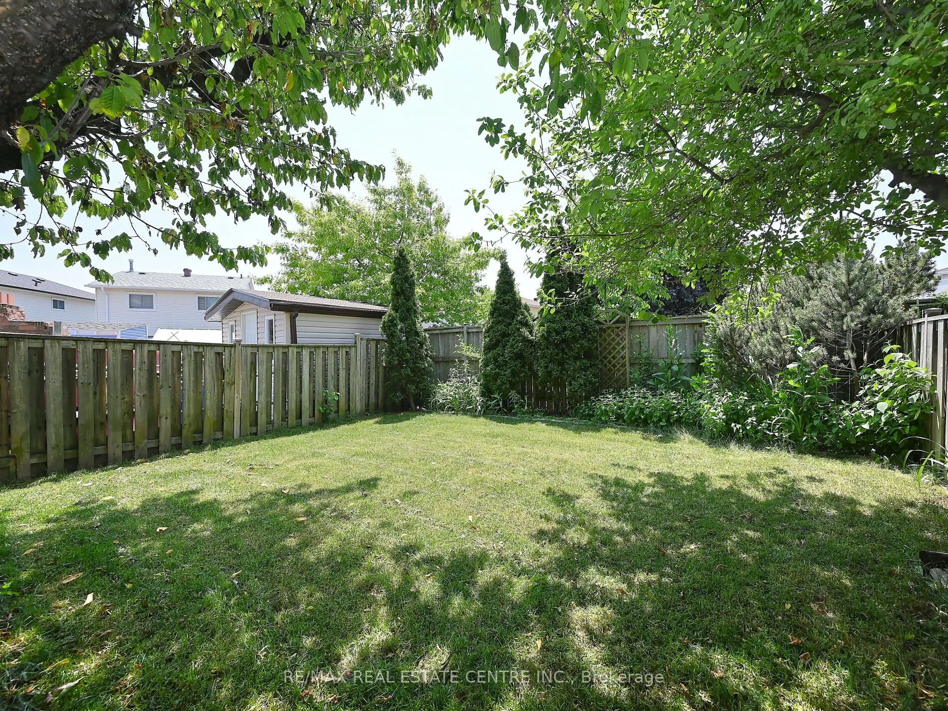 8 Stephensen Court