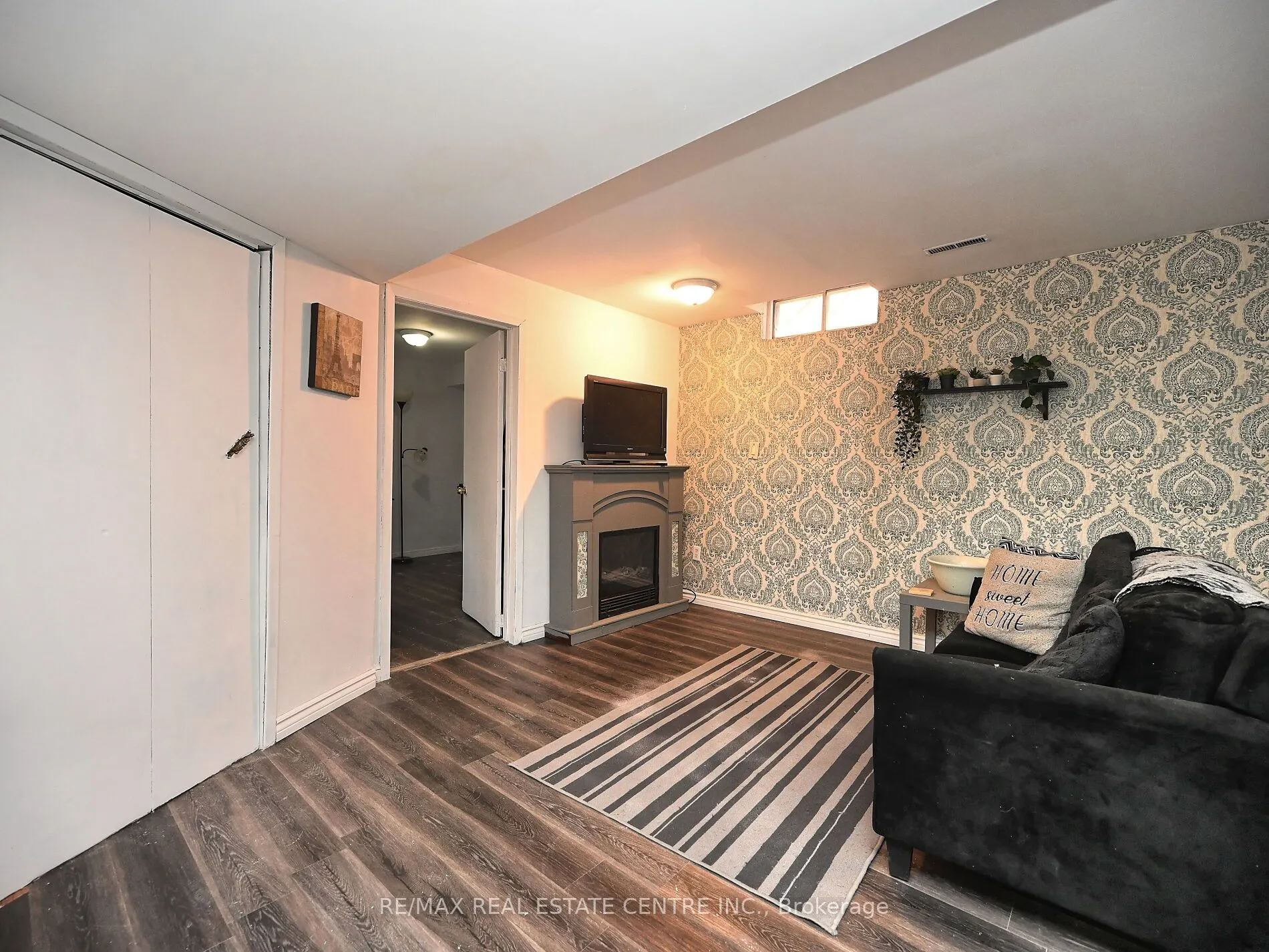 8 Stephensen Court