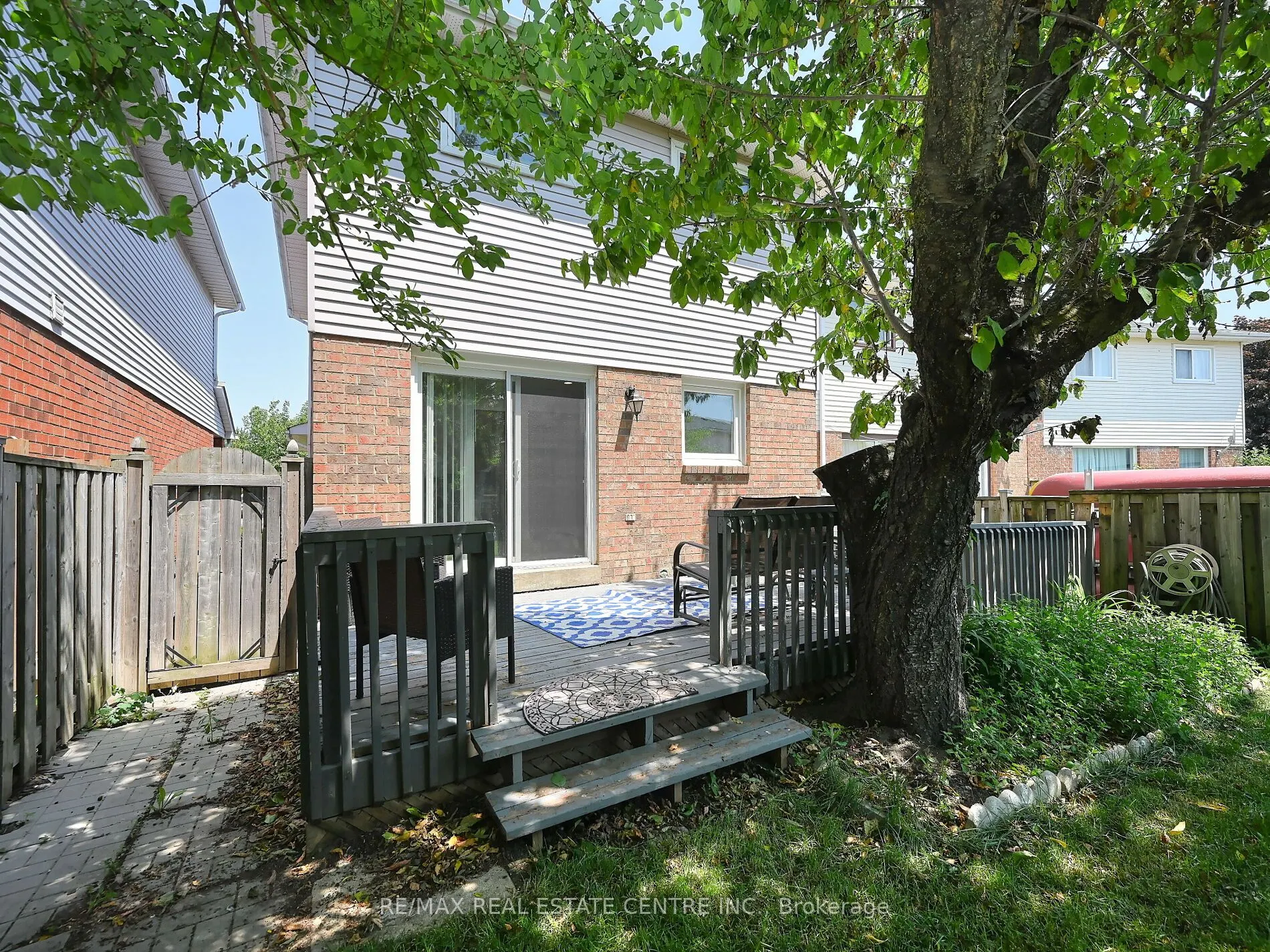 8 Stephensen Court
