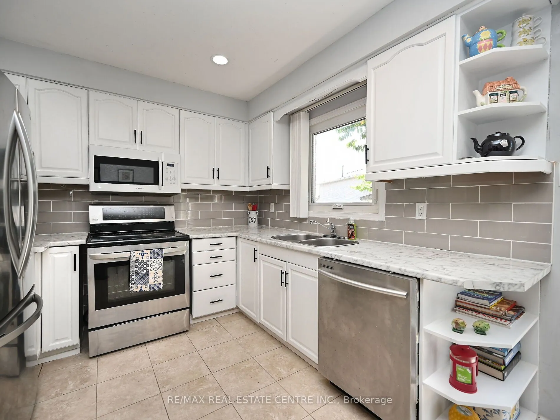 8 Stephensen Court