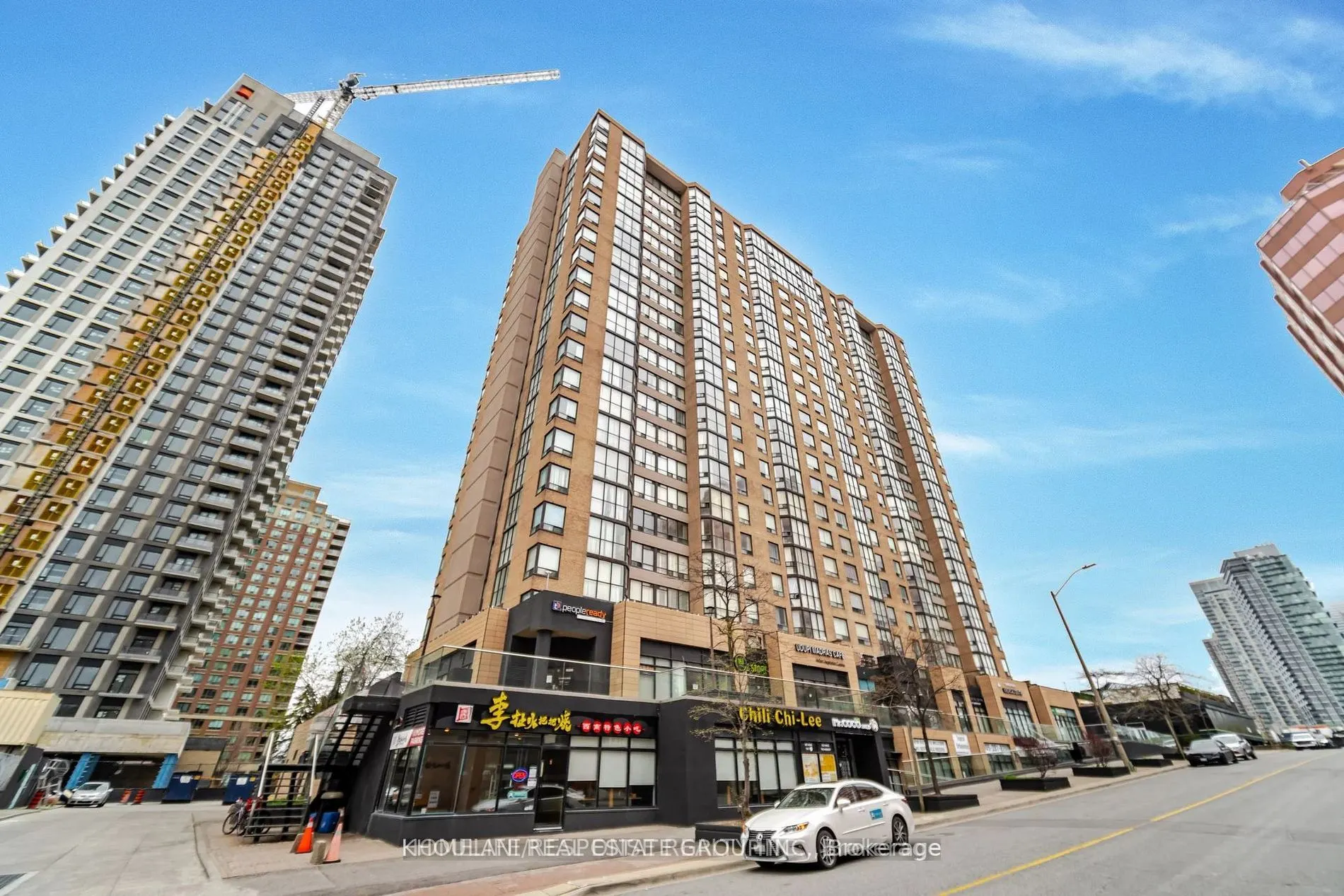 265 ENFIELD Place, #702
