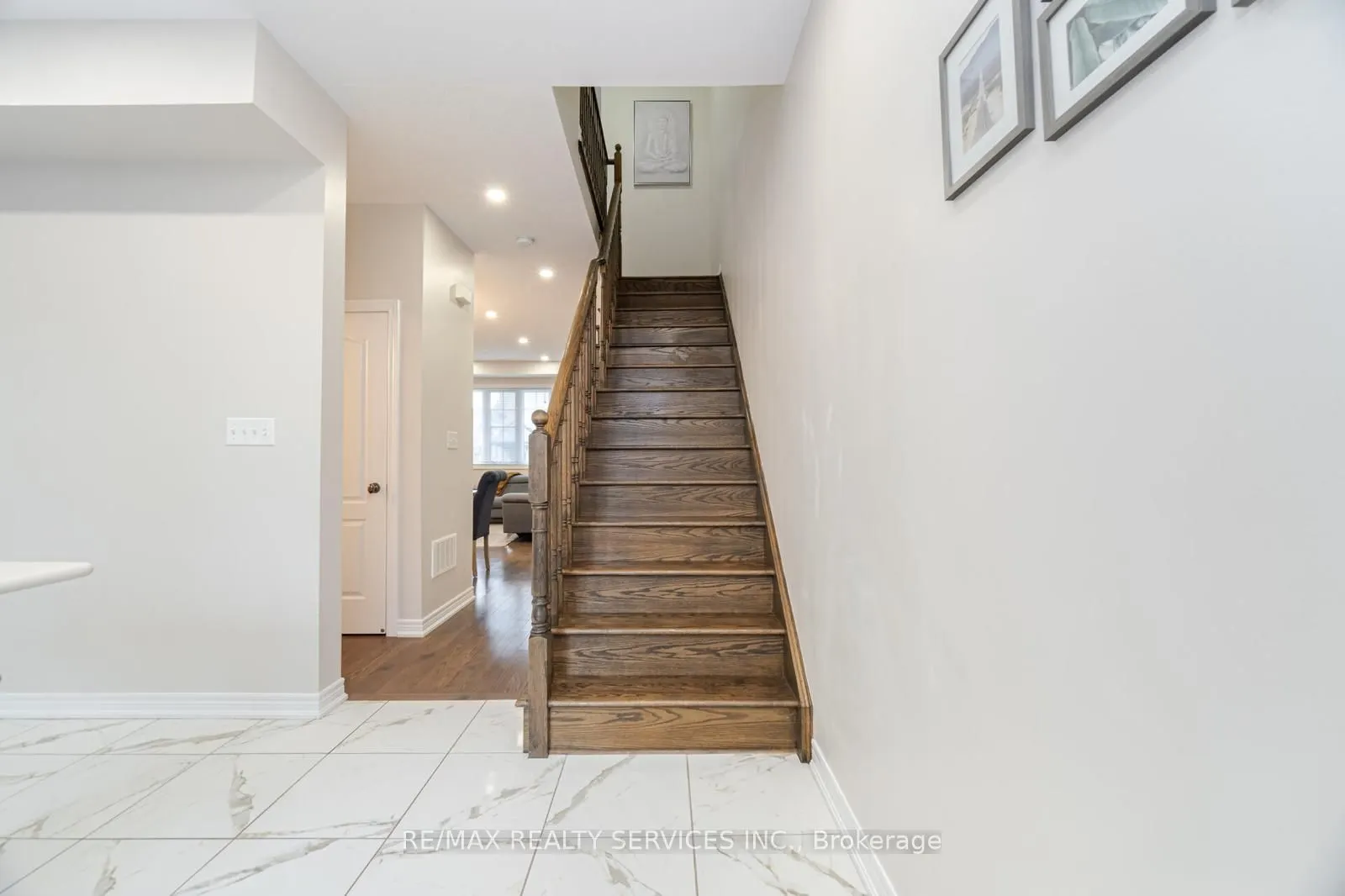 1410 Granrock Crescent