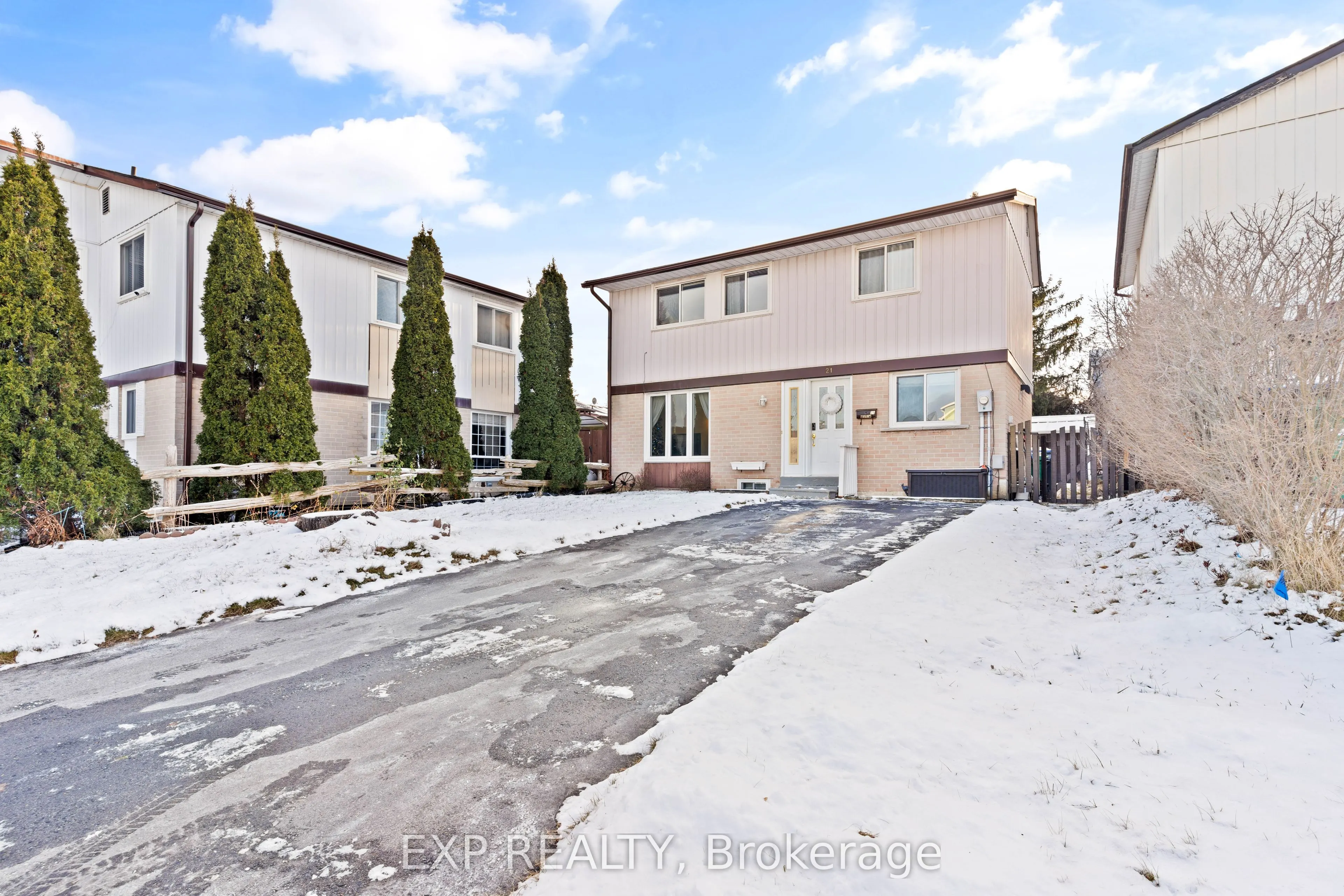 21 Hamlet Court
