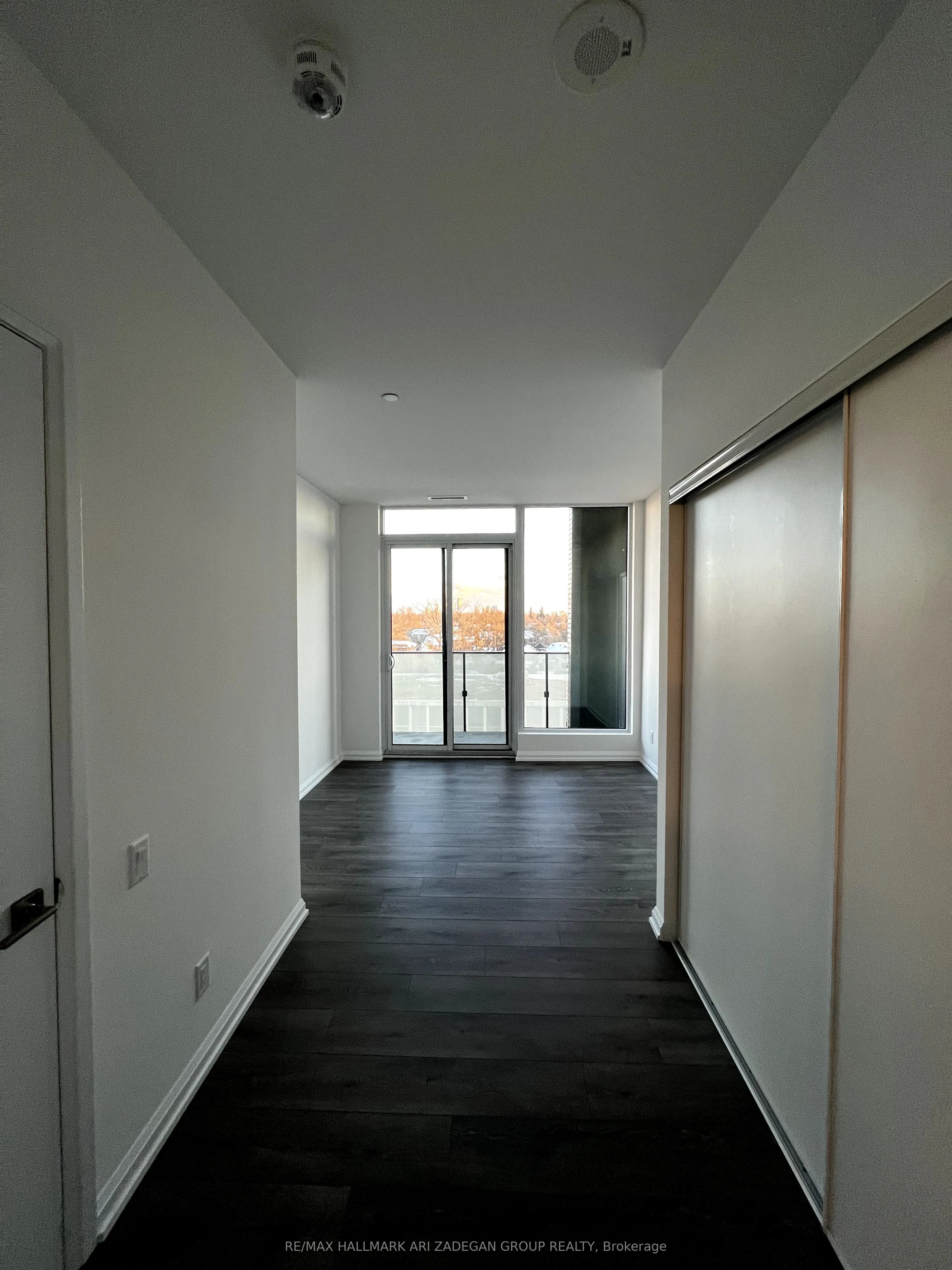 4208 Dundas Street W, #506