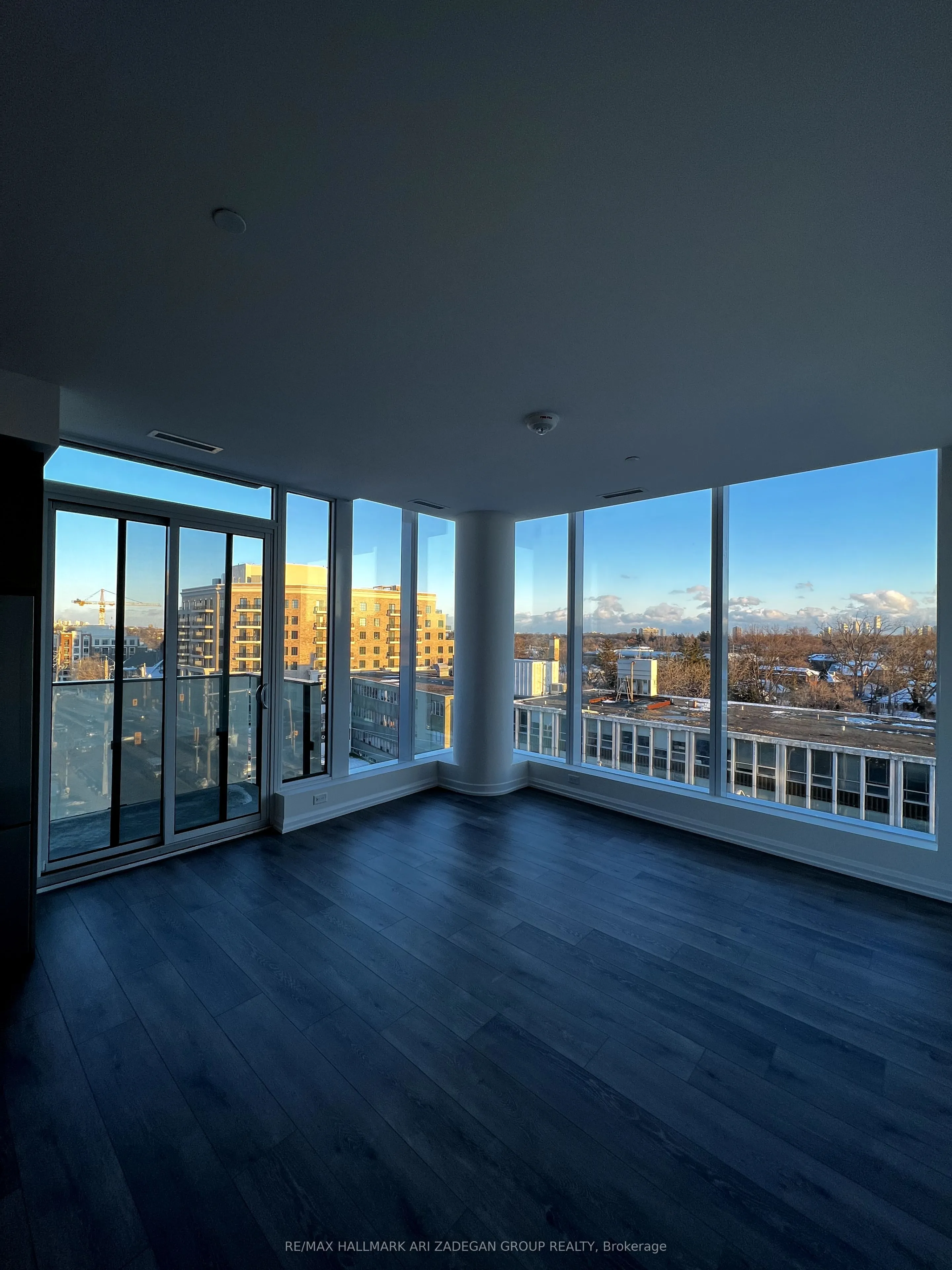 4208 Dundas Street W, #506