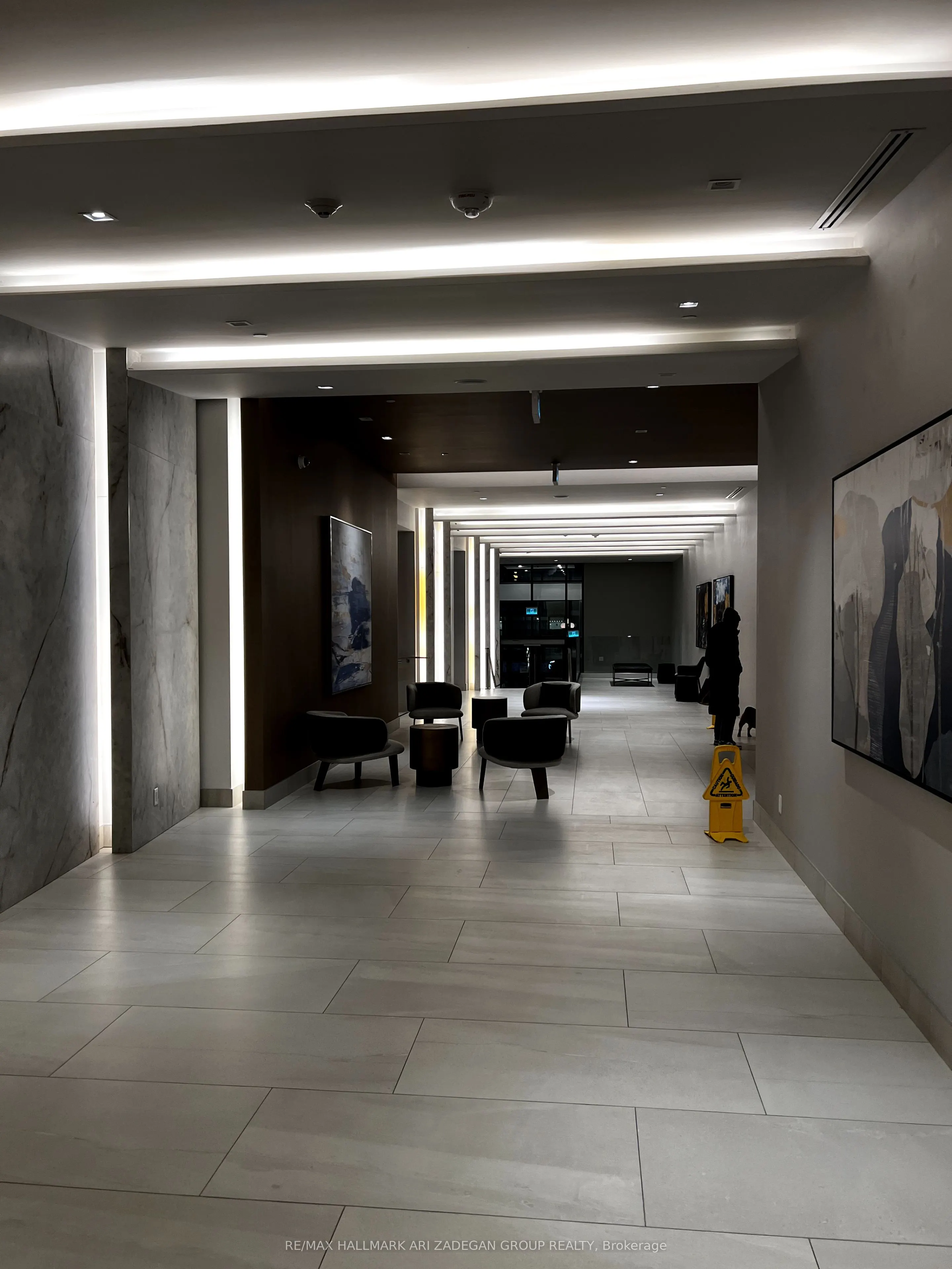 4208 Dundas Street W, #506