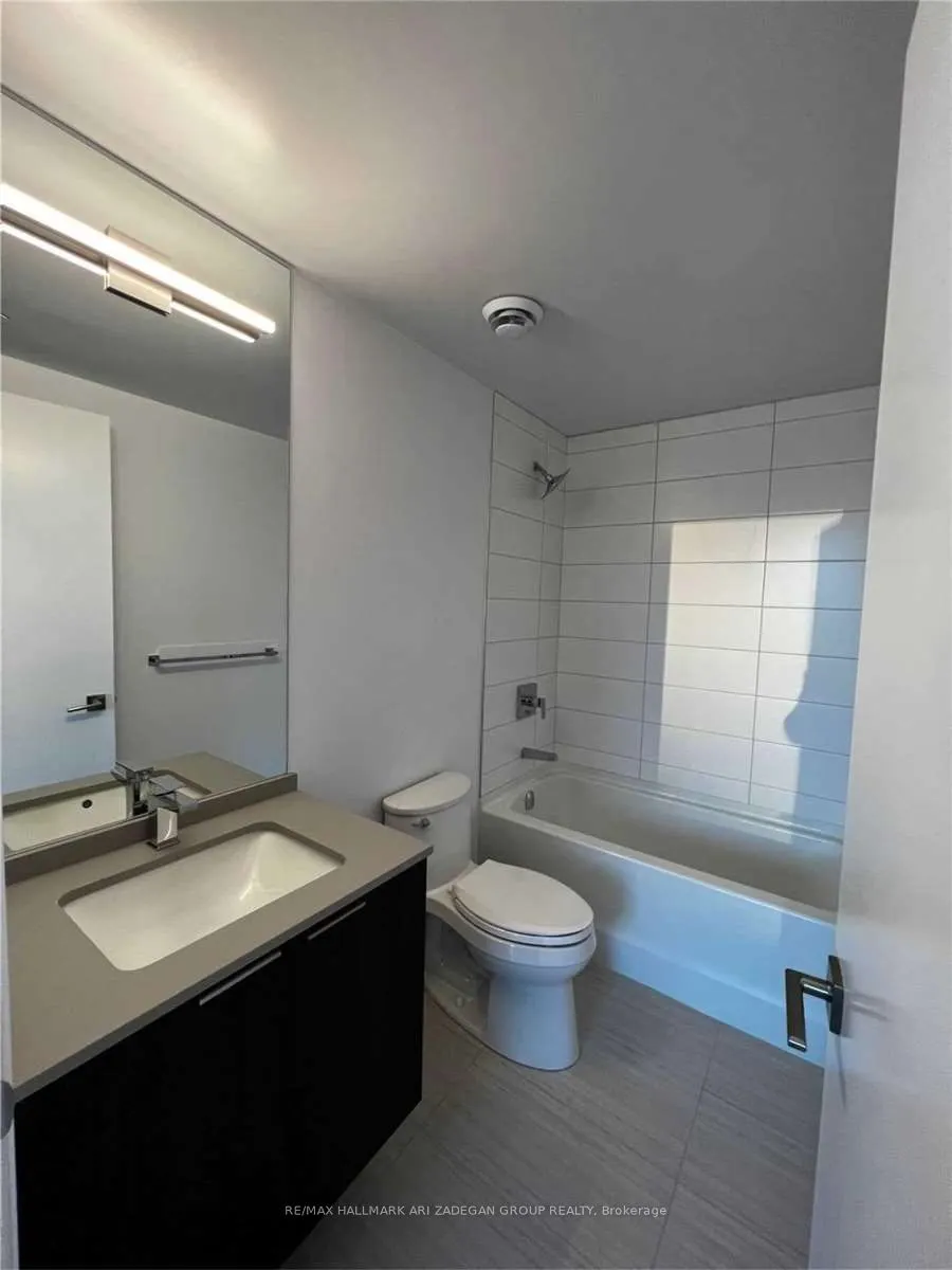 4208 Dundas Street W, #506