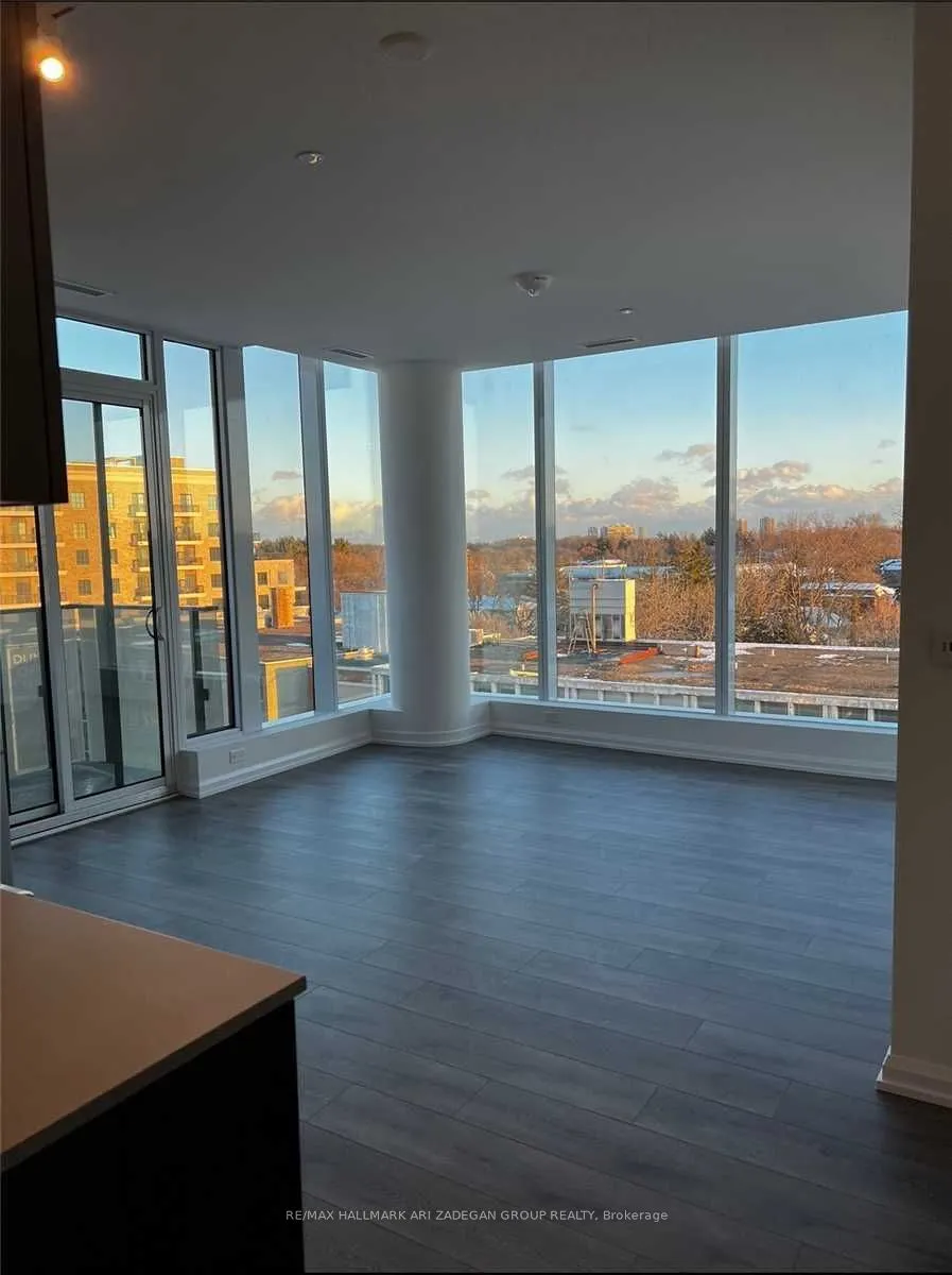 4208 Dundas Street W, #506