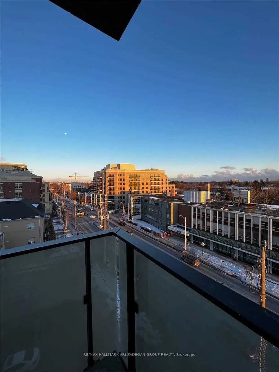 4208 Dundas Street W, #506