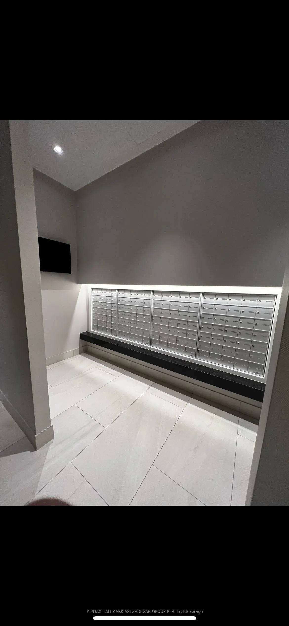 4208 Dundas Street W, #506