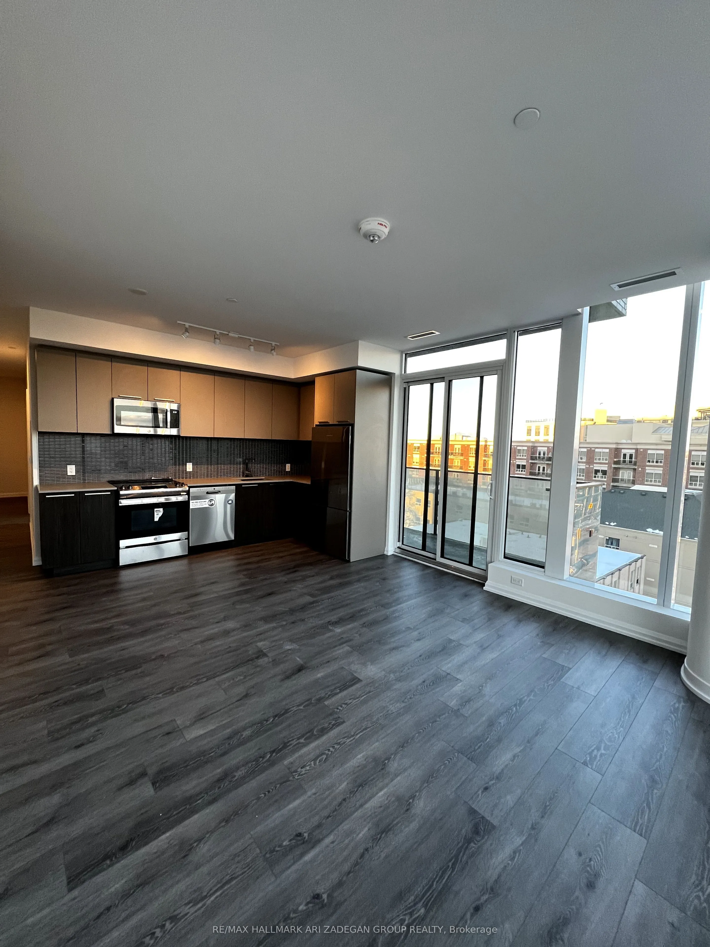 4208 Dundas Street W, #506