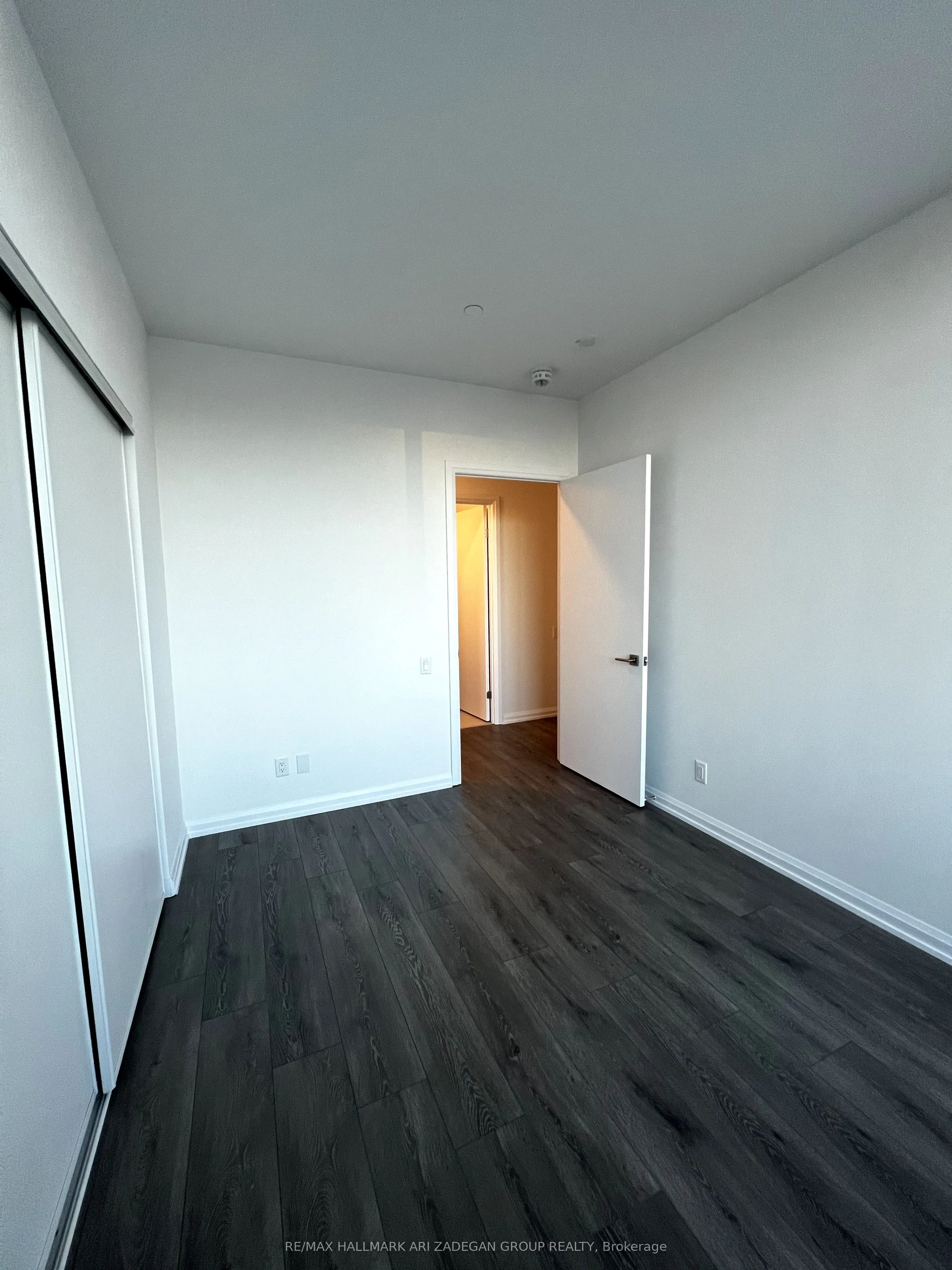 4208 Dundas Street W, #506