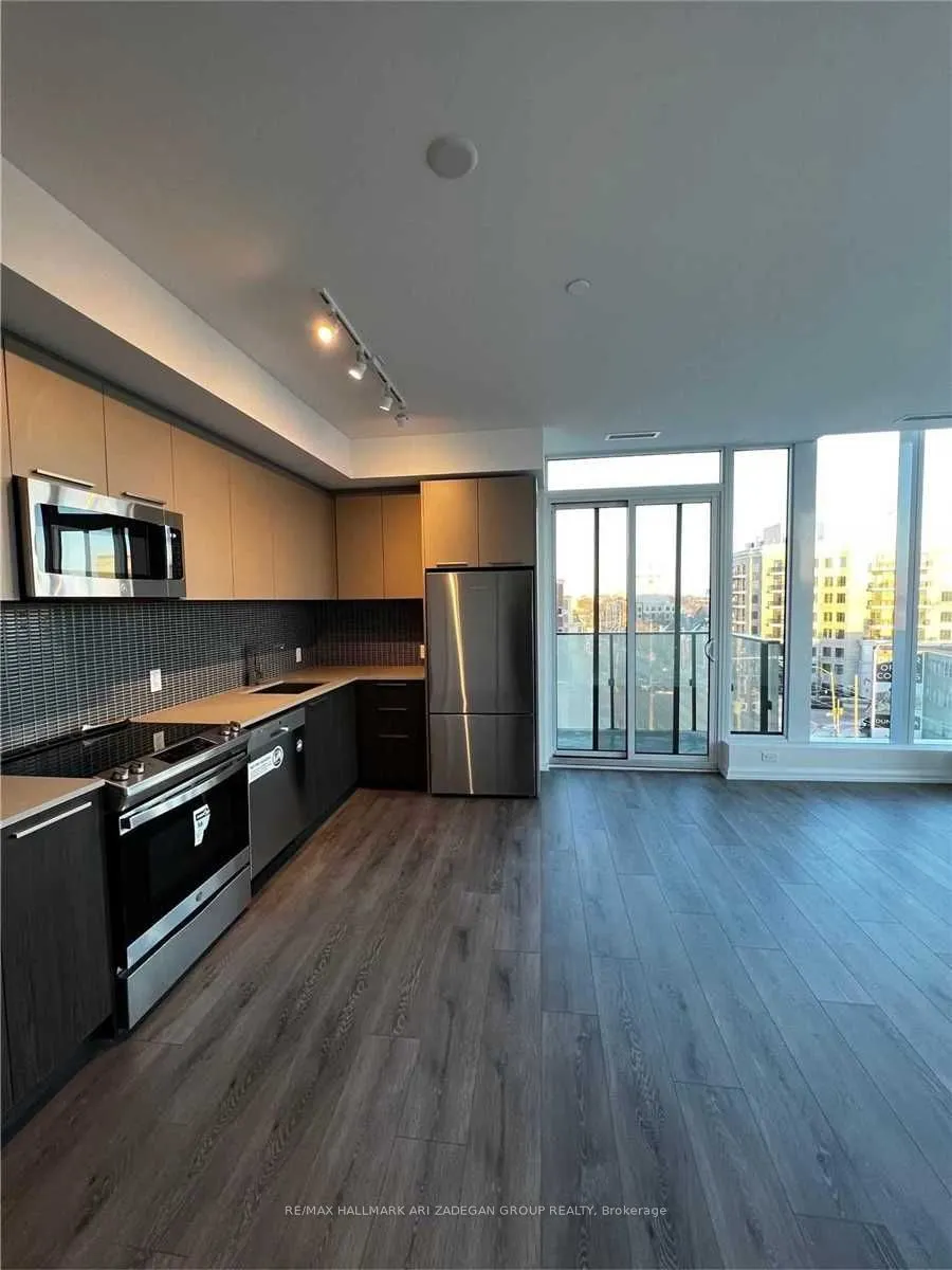 4208 Dundas Street W, #506