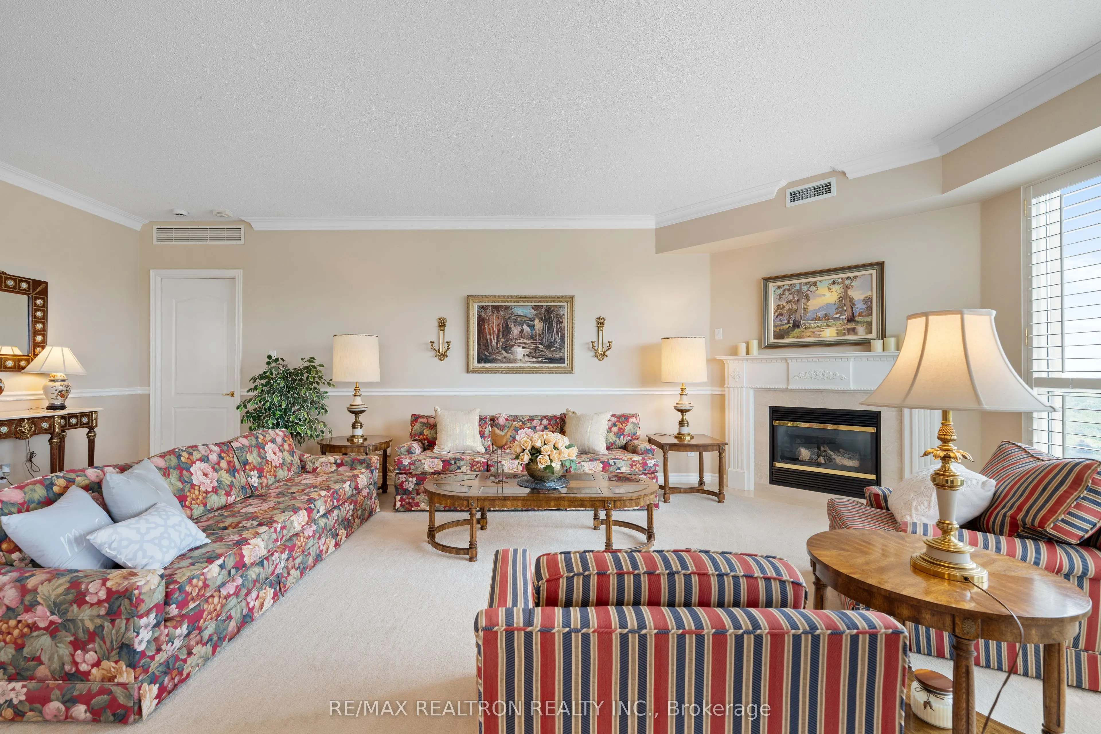1900 The Collegeway, #1105