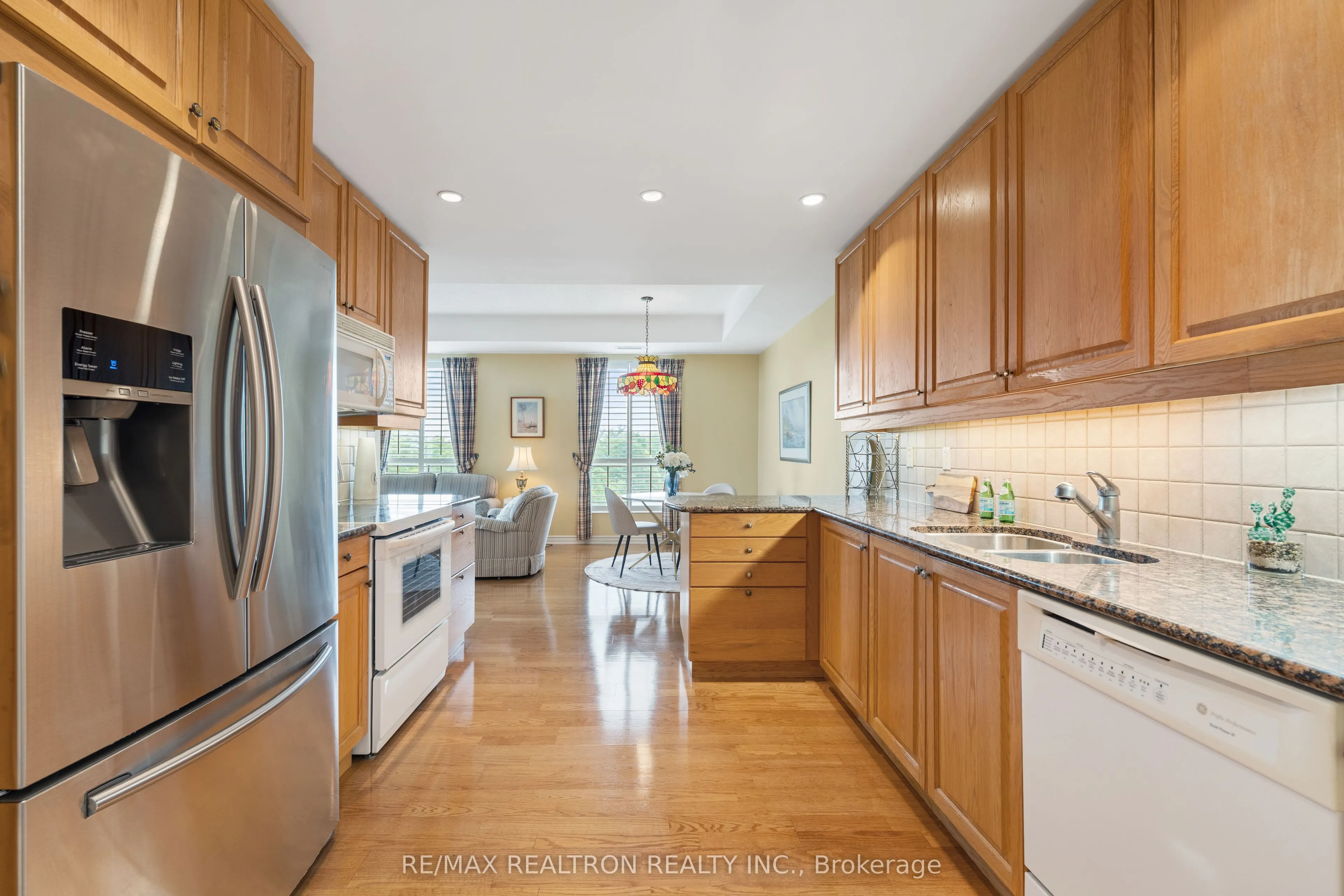 1900 The Collegeway, #1105
