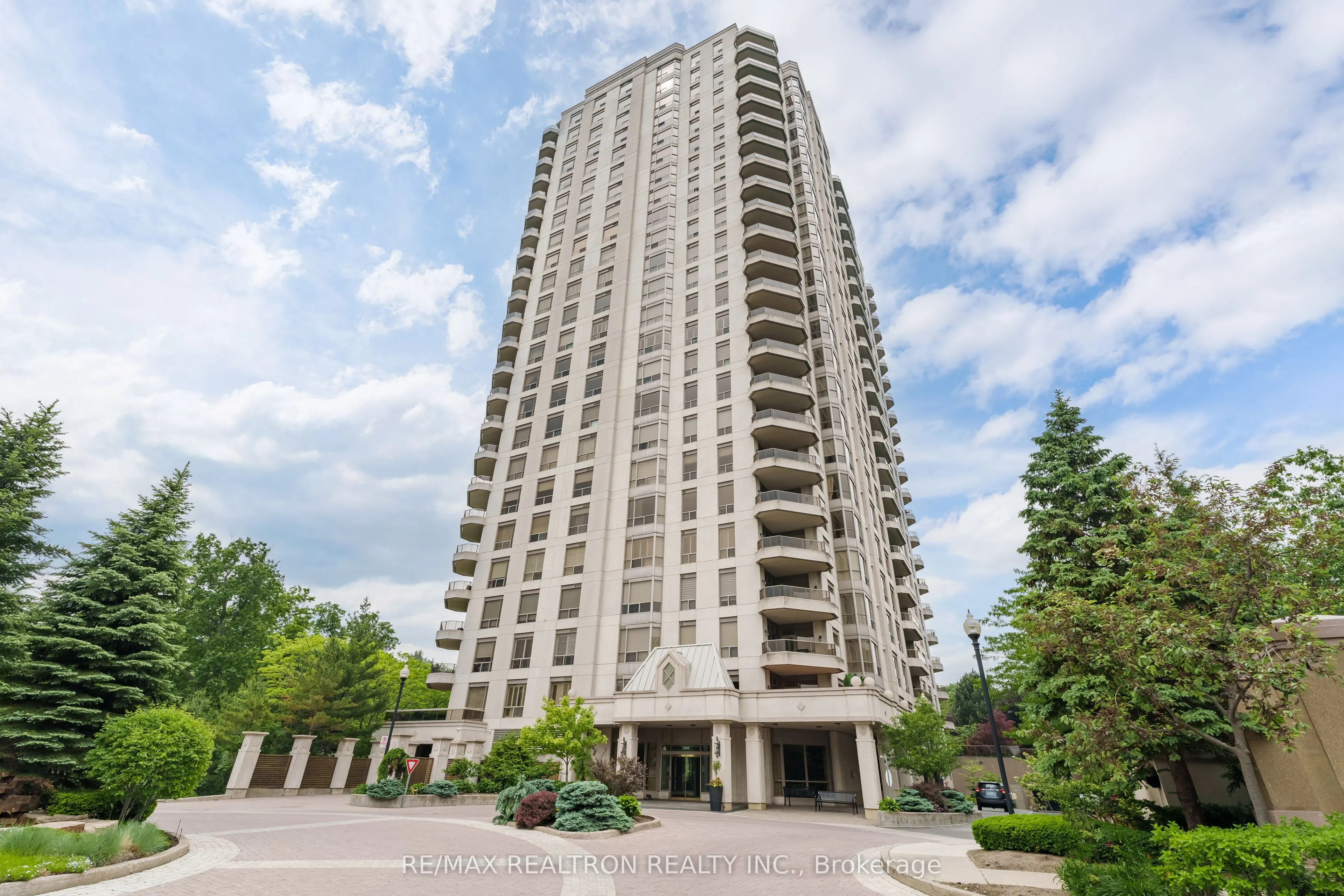 1900 The Collegeway, #1105