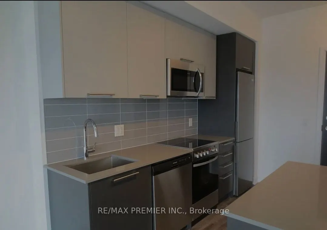 25 Neighbourhood Lane, #1011
