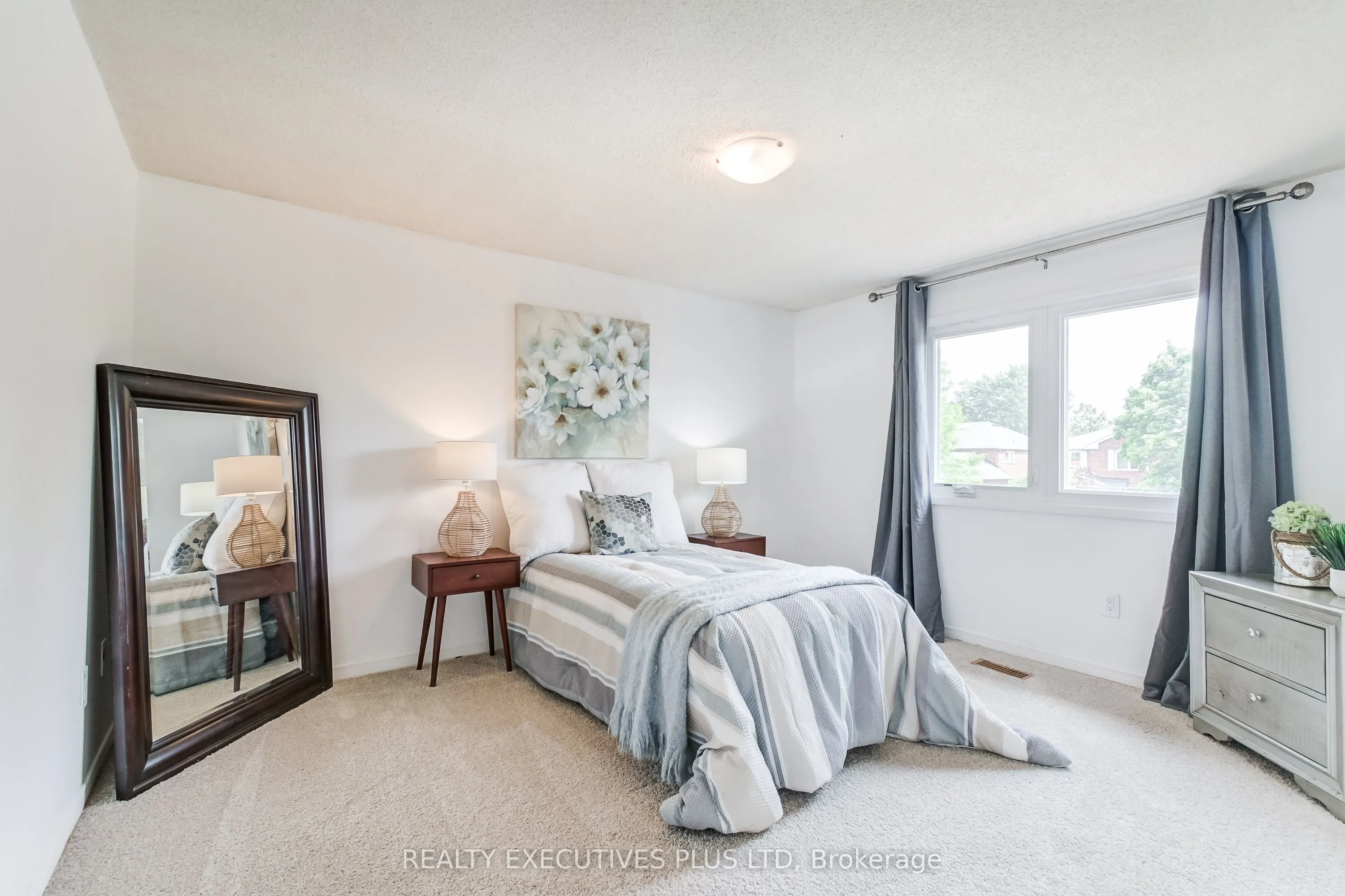 6982 Danton Promenade