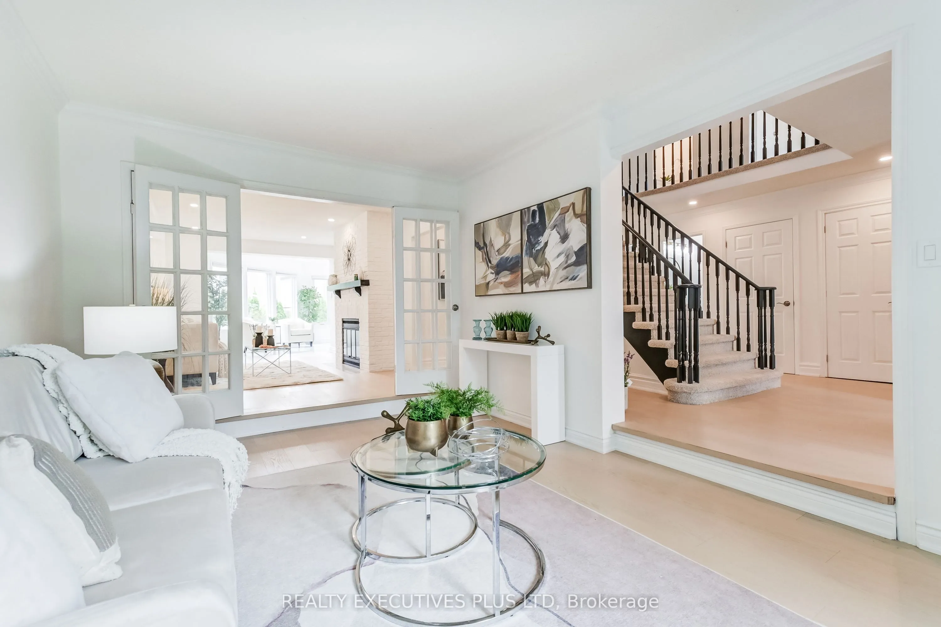 6982 Danton Promenade