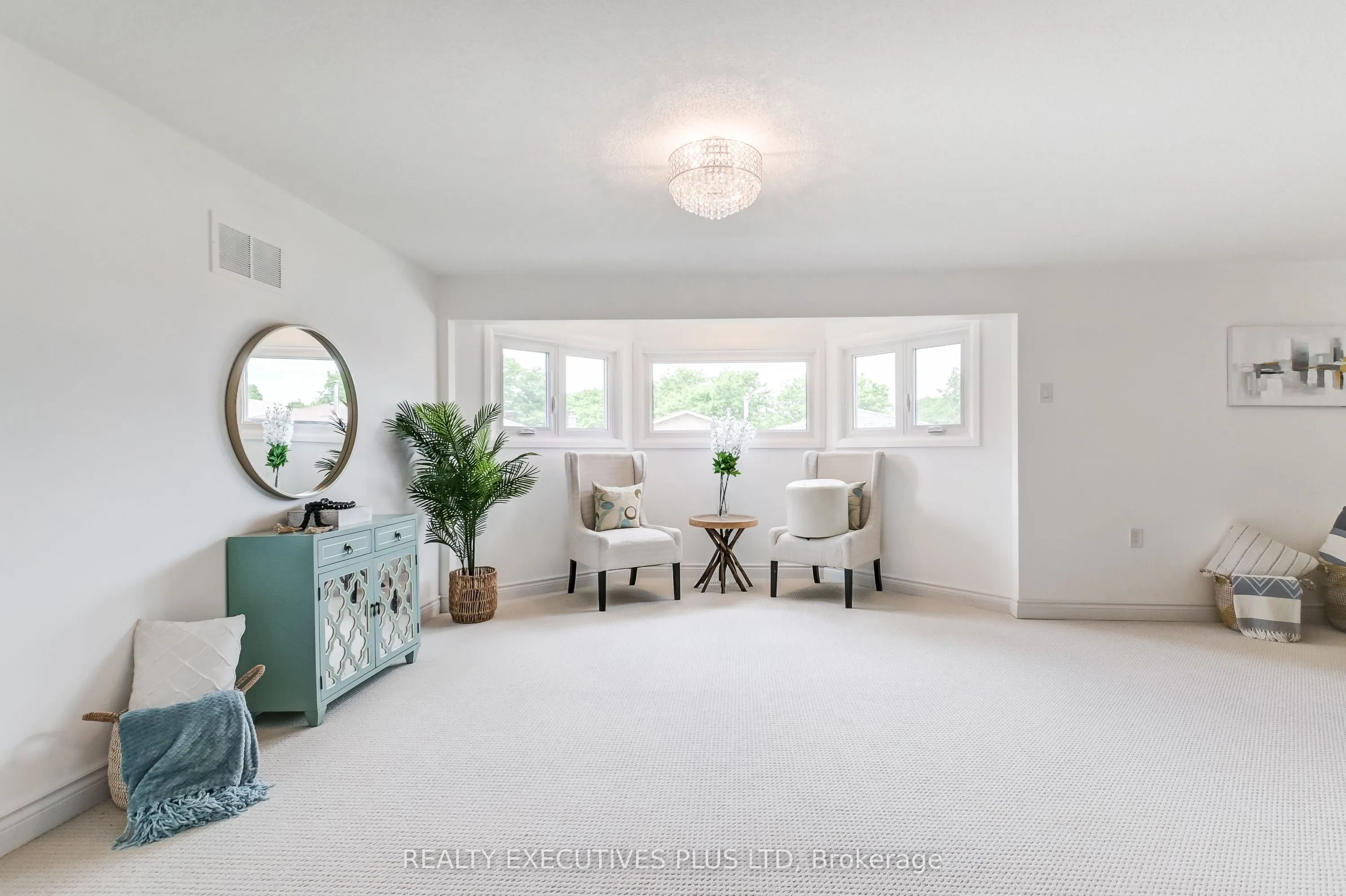 6982 Danton Promenade